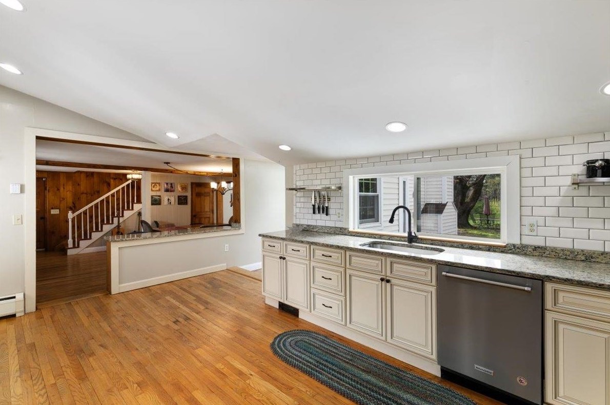 273 Main St, Danville NH  03819-3233 exterior