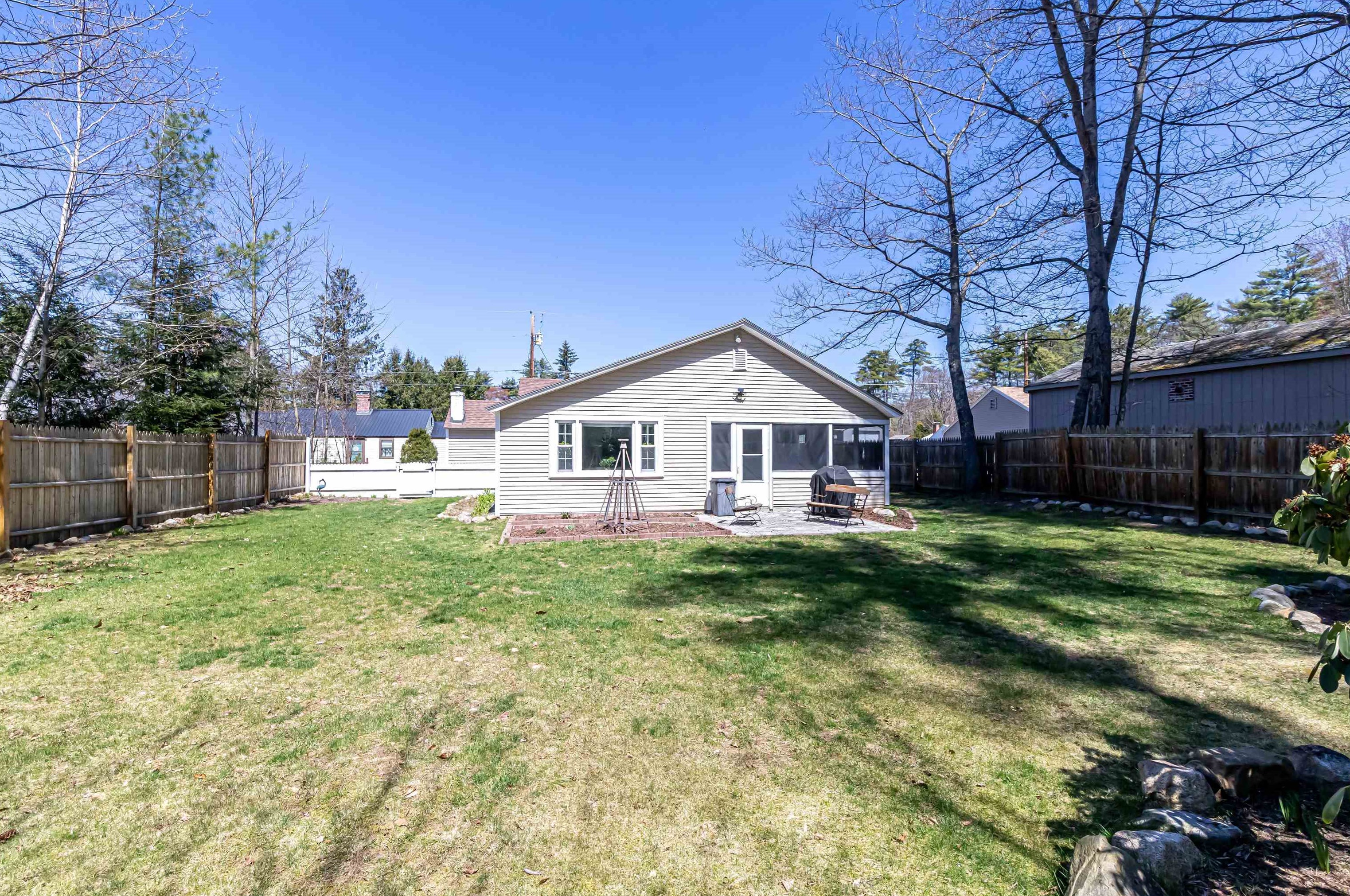 54 Circle Dr, Meredith NH  03253-6304 exterior