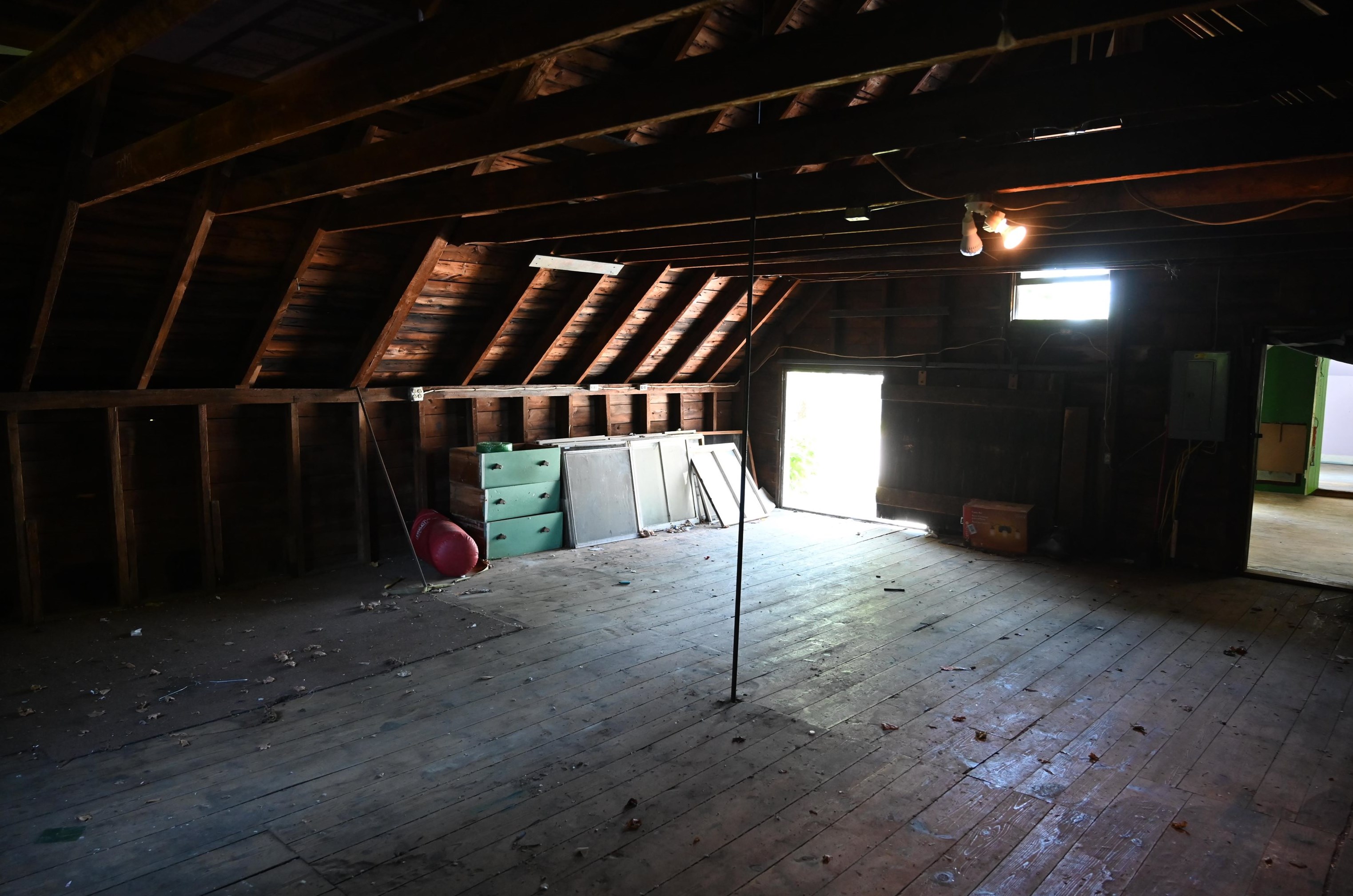 32 Berry Ave, Pittsfield NH 03263-3400 exterior