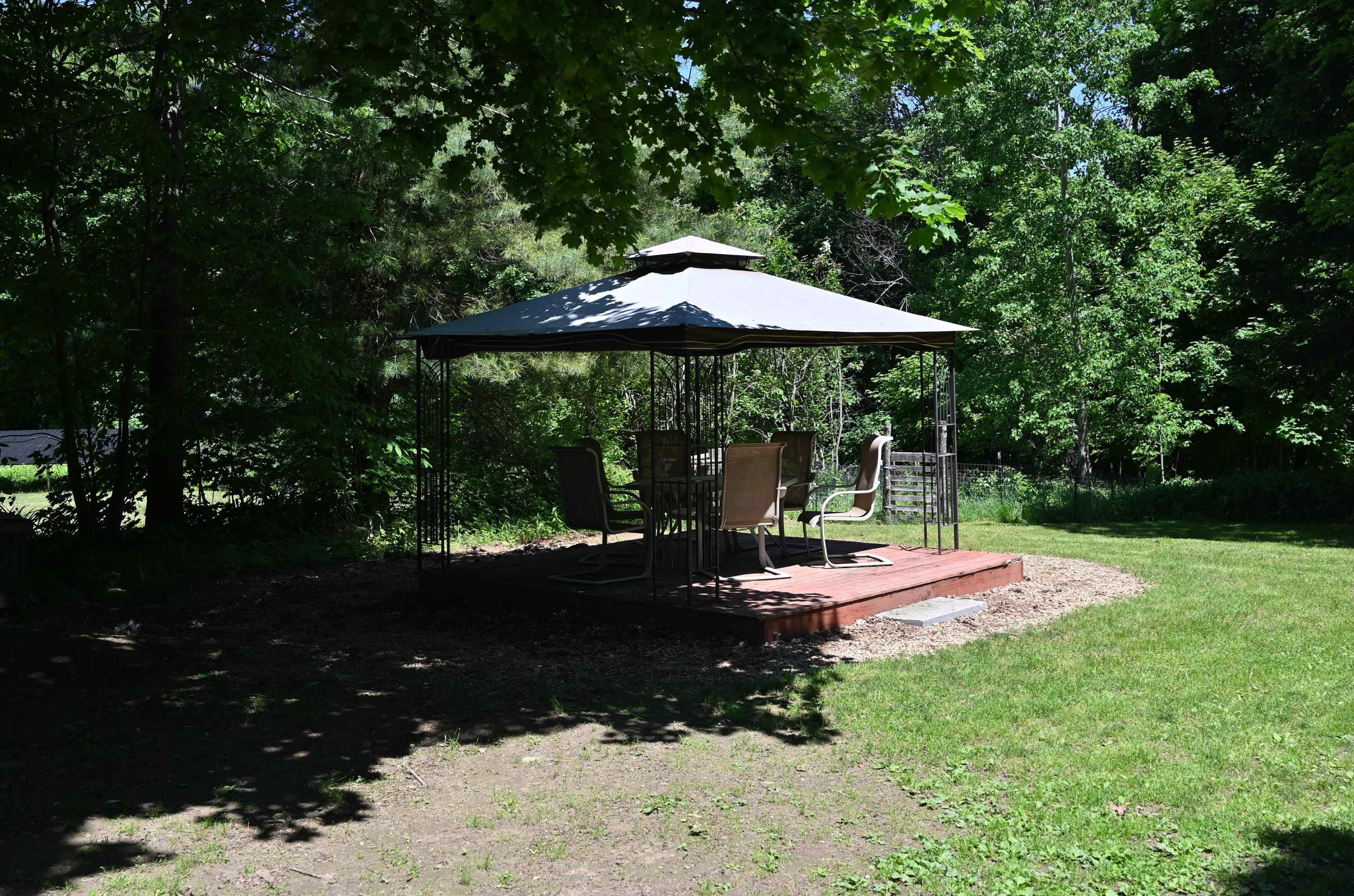 32 Berry Ave, Pittsfield NH 03263-3400 exterior