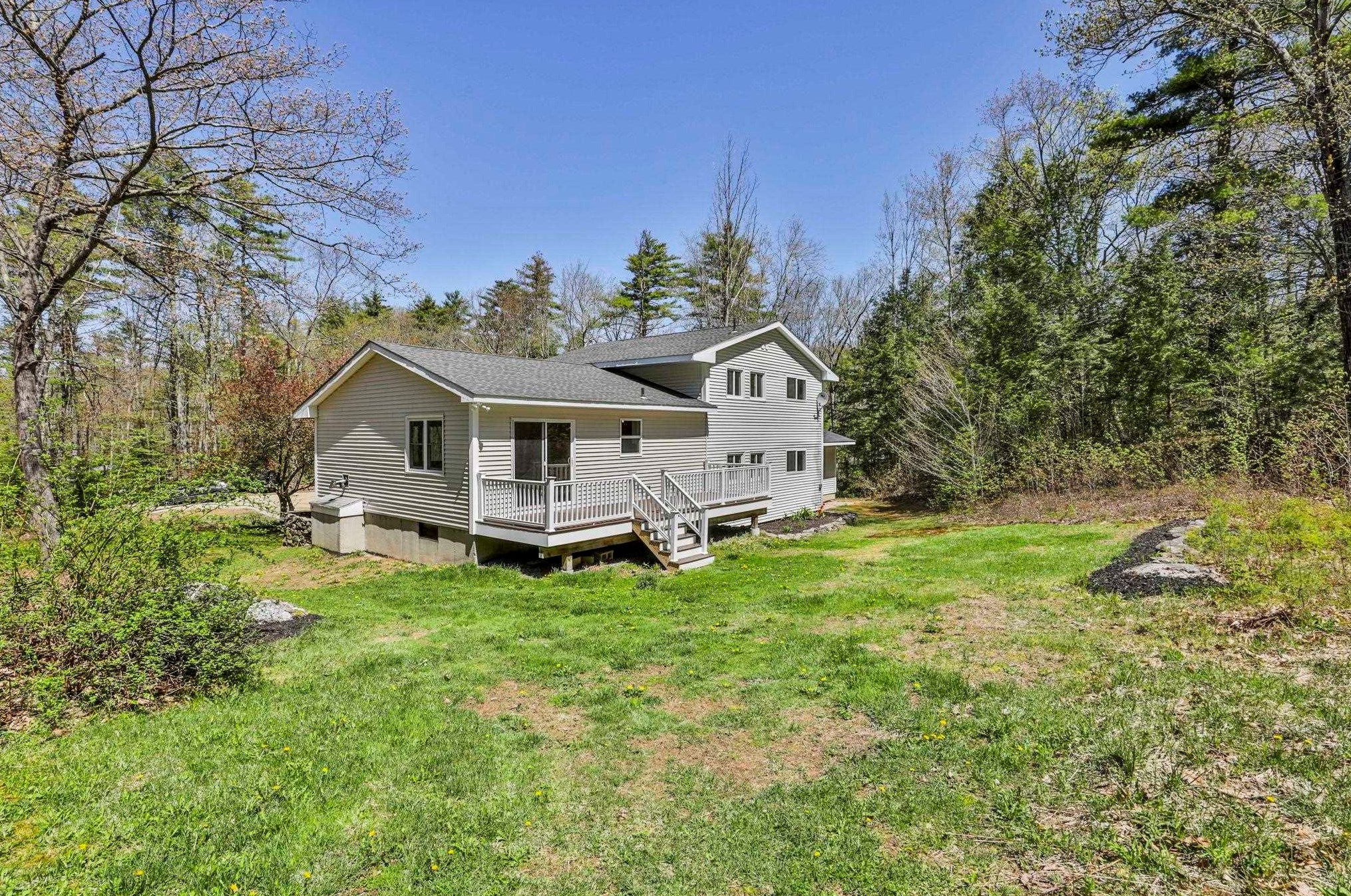 673 Black Brook Rd, Goffstown, NH 03045