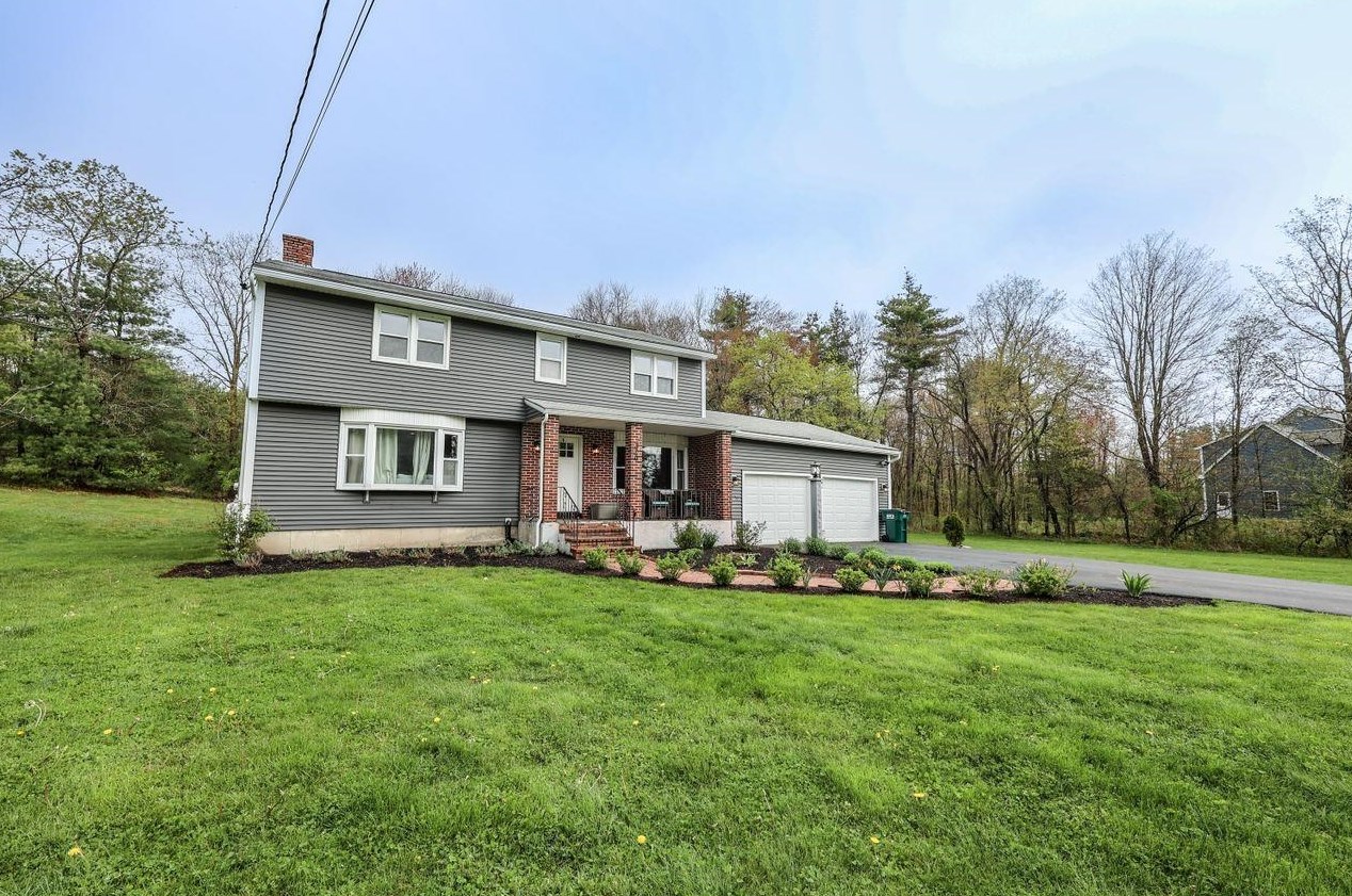 320 Broad St, Hollis, NH 03049-6037