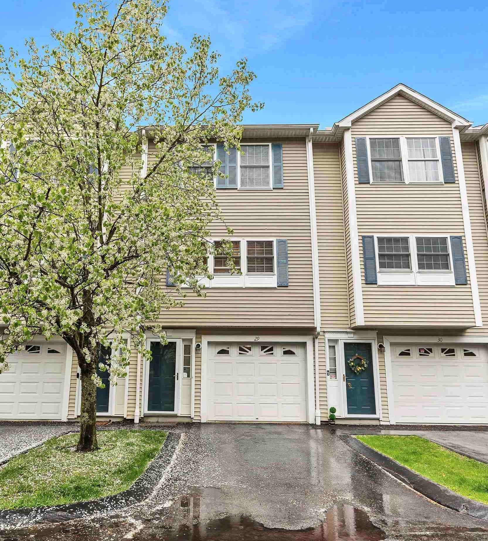 1029 S Mammoth Rd #29, Manchester, NH 03109