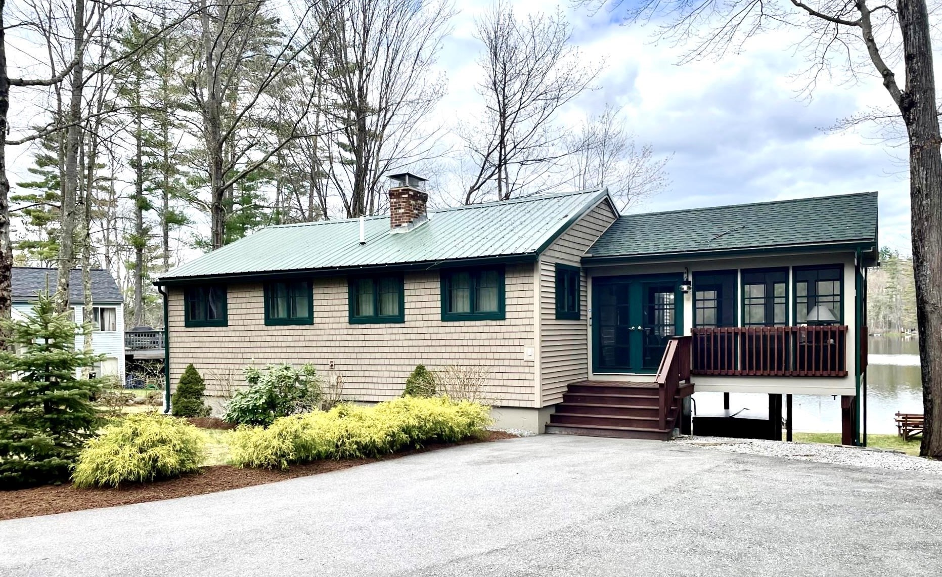 283 Rolfe Pond Dr, Hopkinton NH 03229-3375 exterior