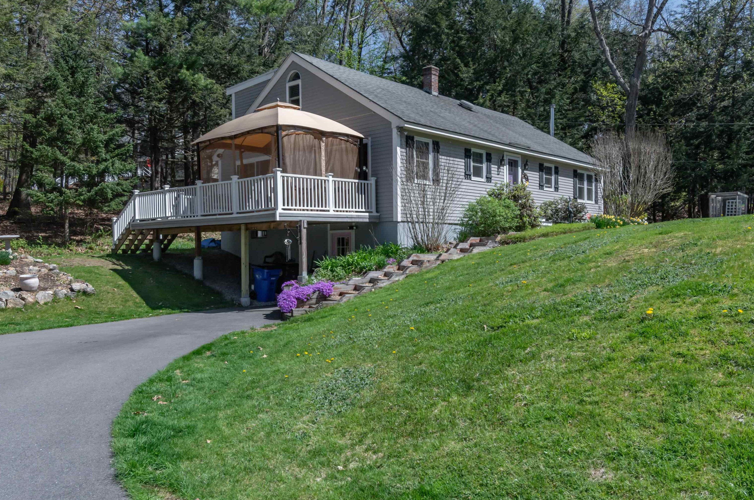 127 Stinson Rd, Goffstown, NH 03045