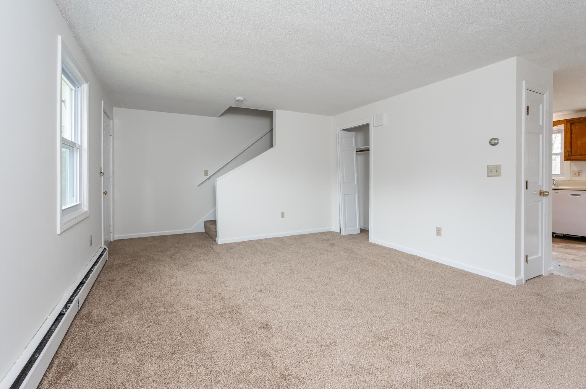 152 Porcupine Cir, Salem NH  03079-2868 exterior