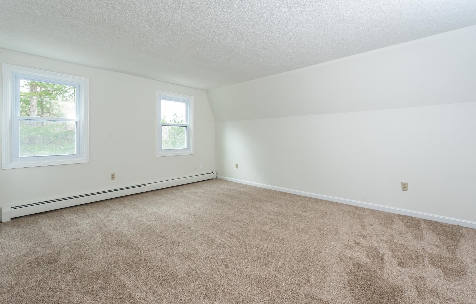 152 Porcupine Cir, Salem NH  03079-2868 exterior