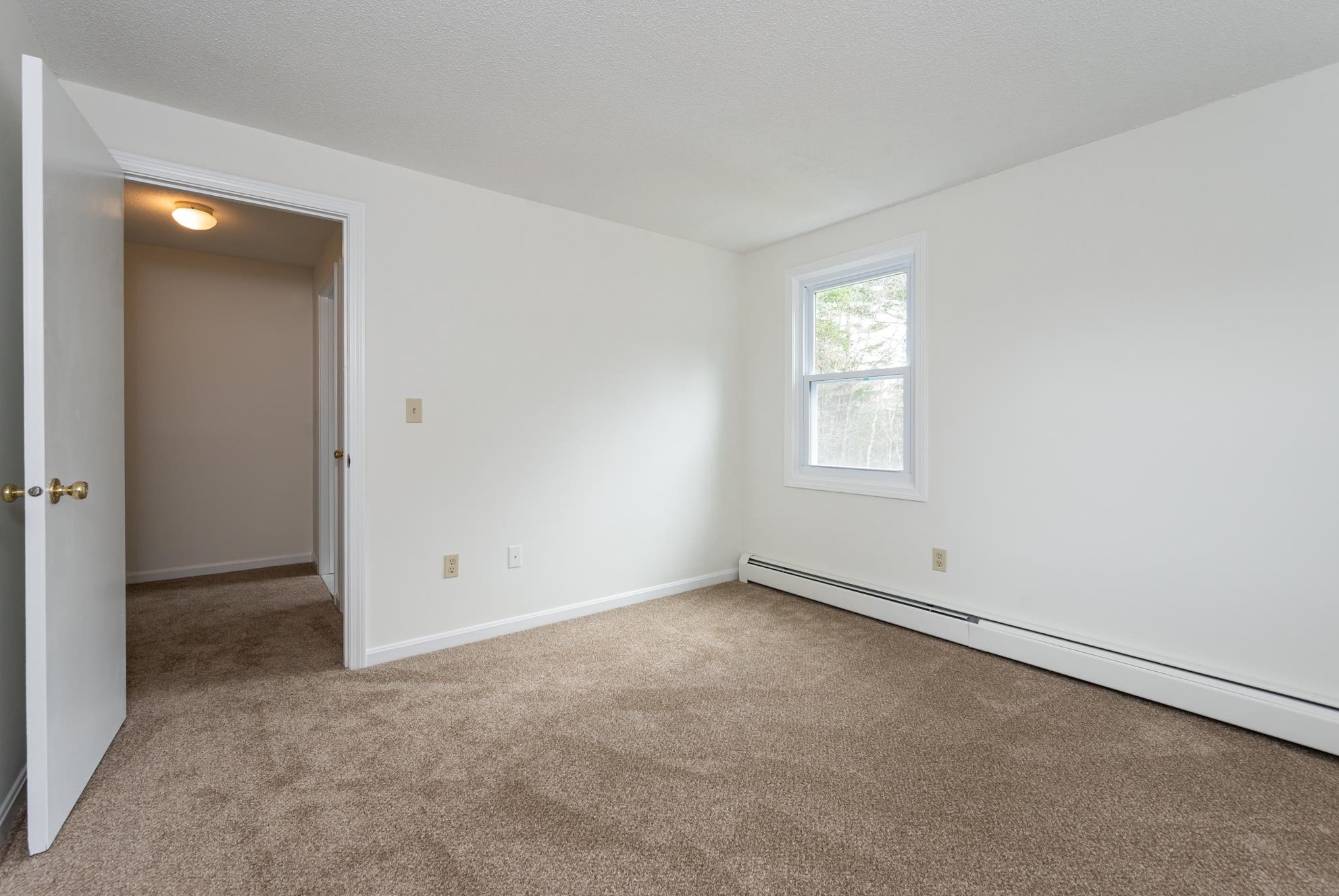 152 Porcupine Cir, Salem NH  03079-2868 exterior