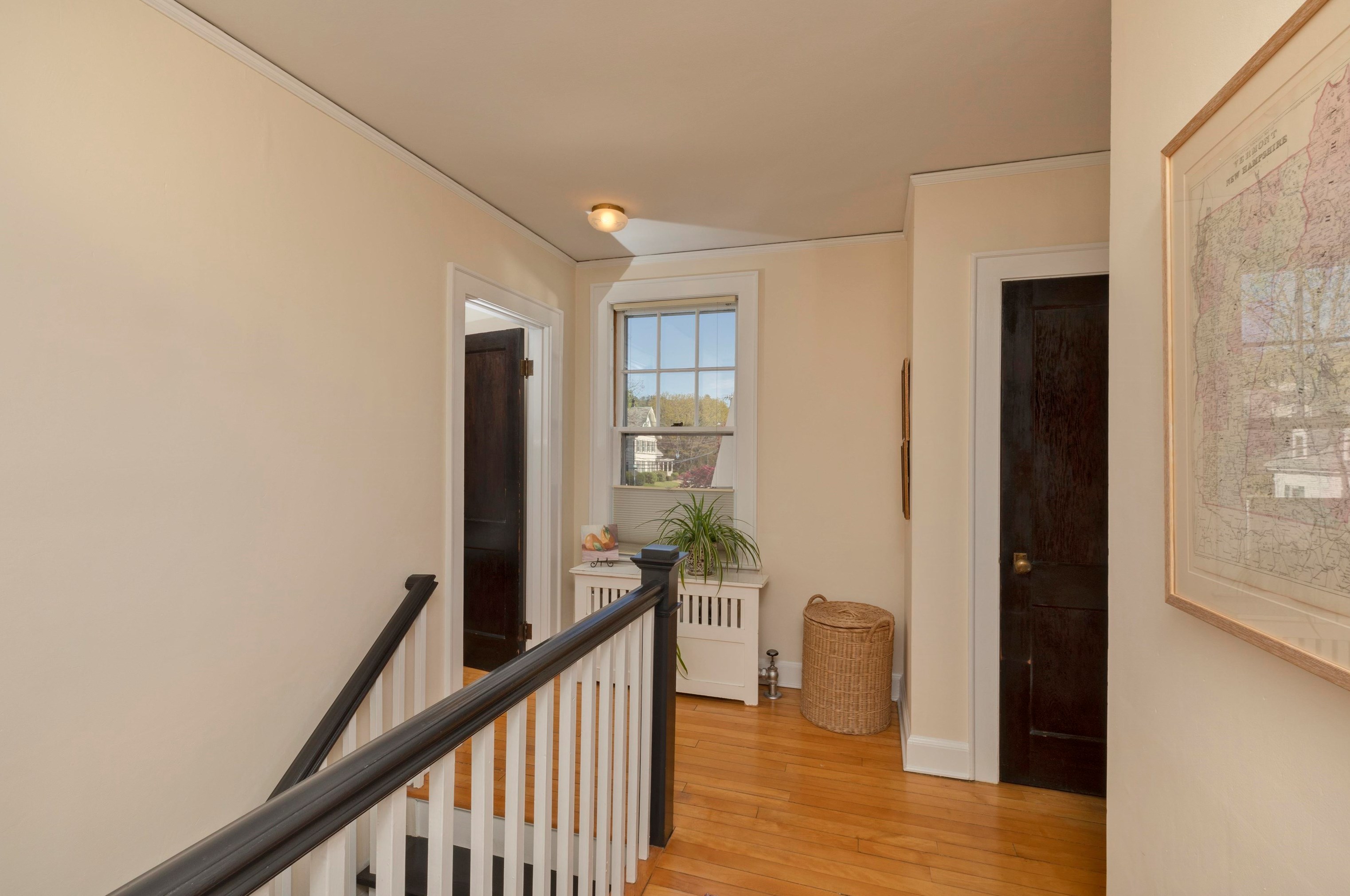 12 Elm St, Lebanon NH 03766-1802 exterior