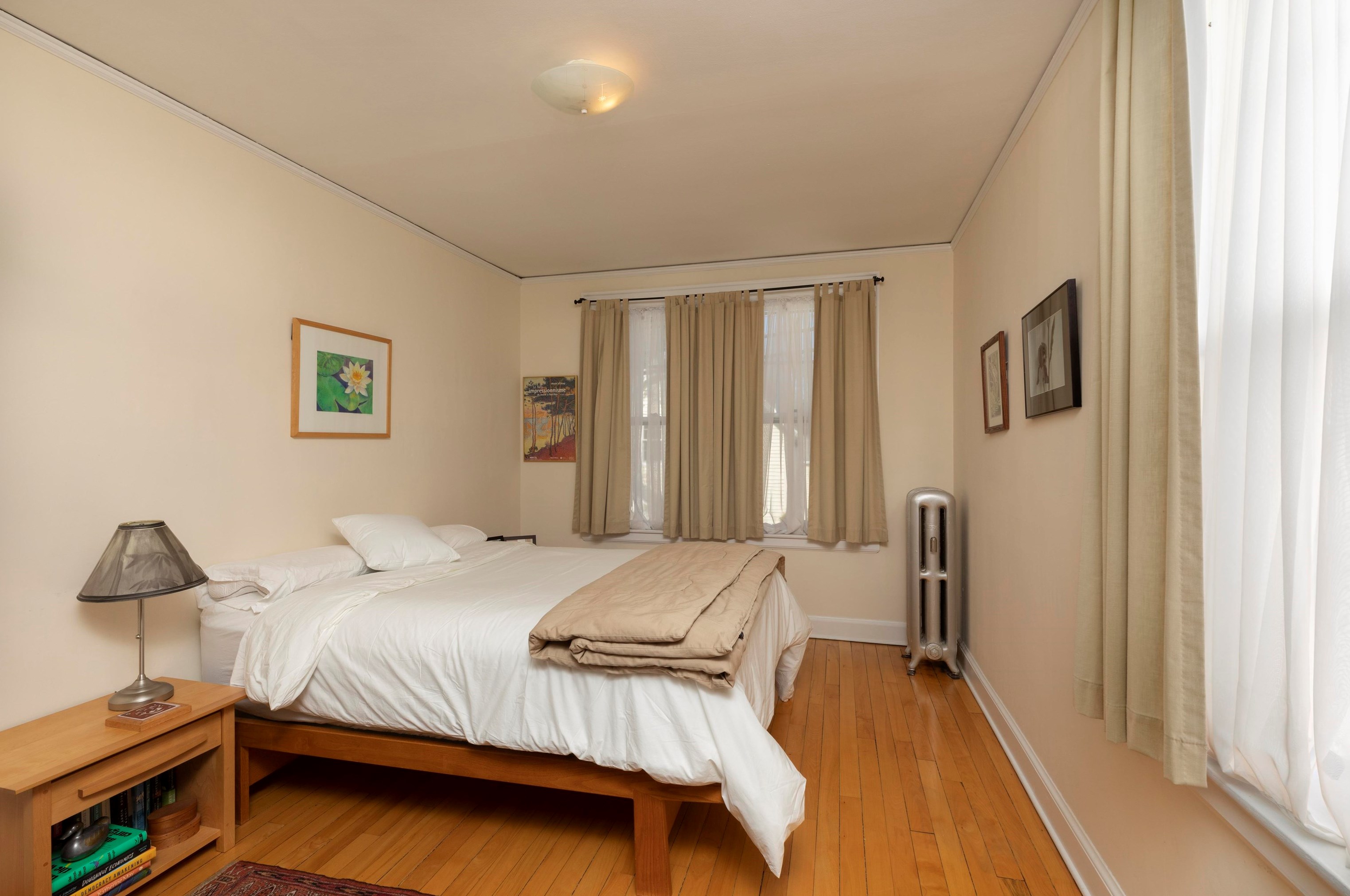 12 Elm St, Lebanon NH 03766-1802 exterior