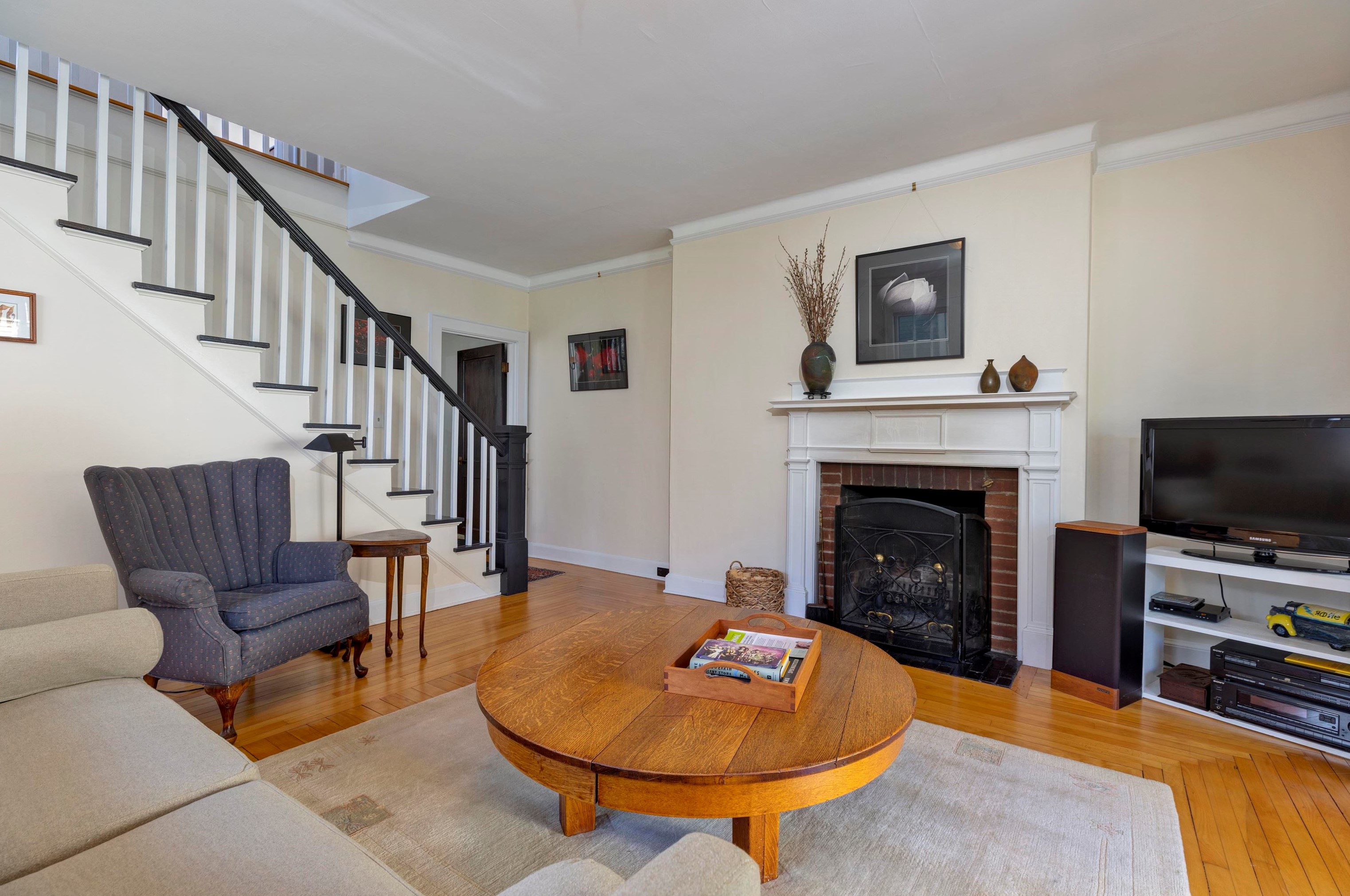 12 Elm St, Lebanon NH 03766-1802 exterior