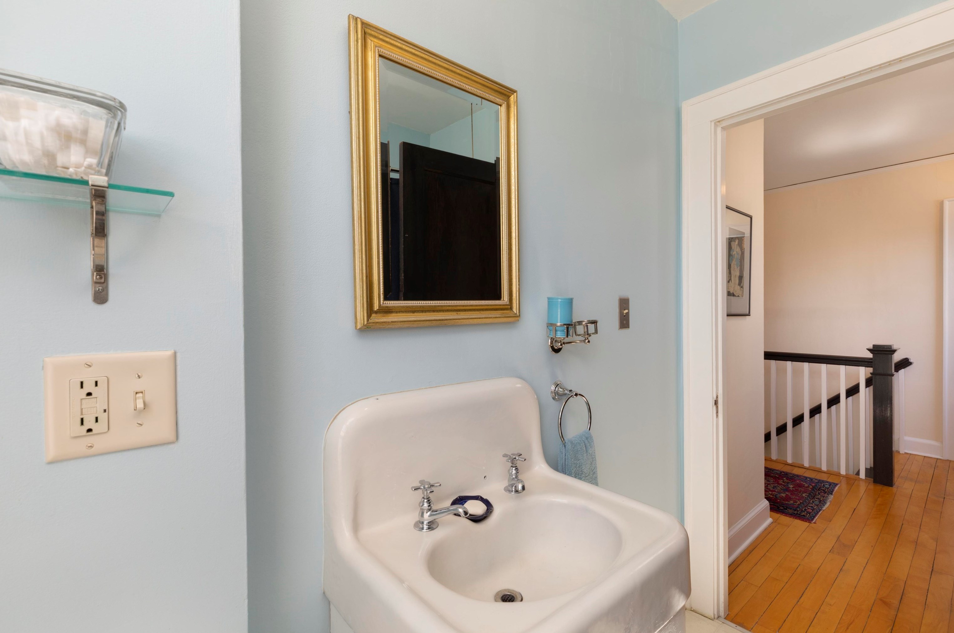 12 Elm St, Lebanon NH 03766-1802 exterior