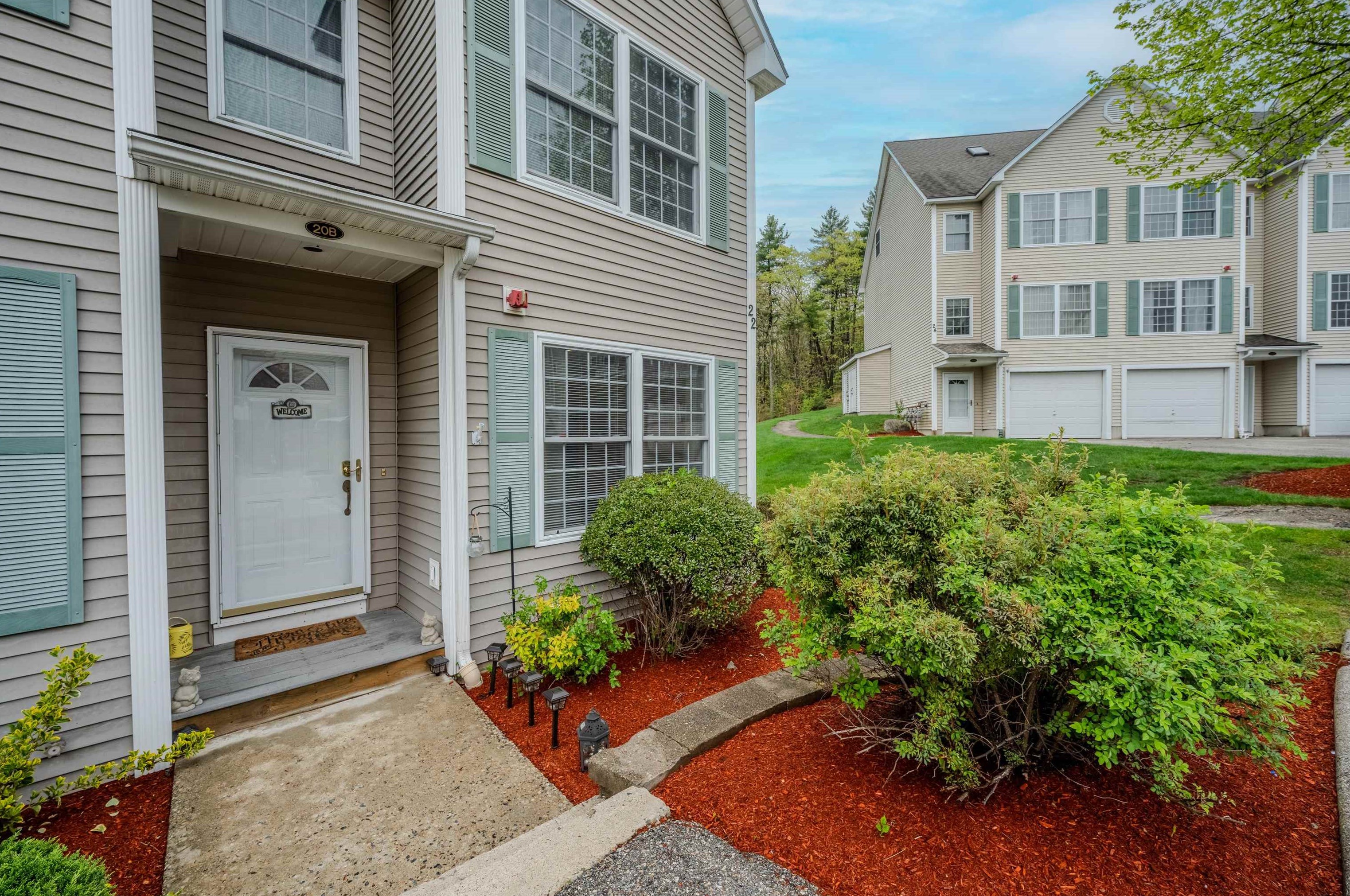 20 Chandler Ct, Hudson, NH 03051-6901