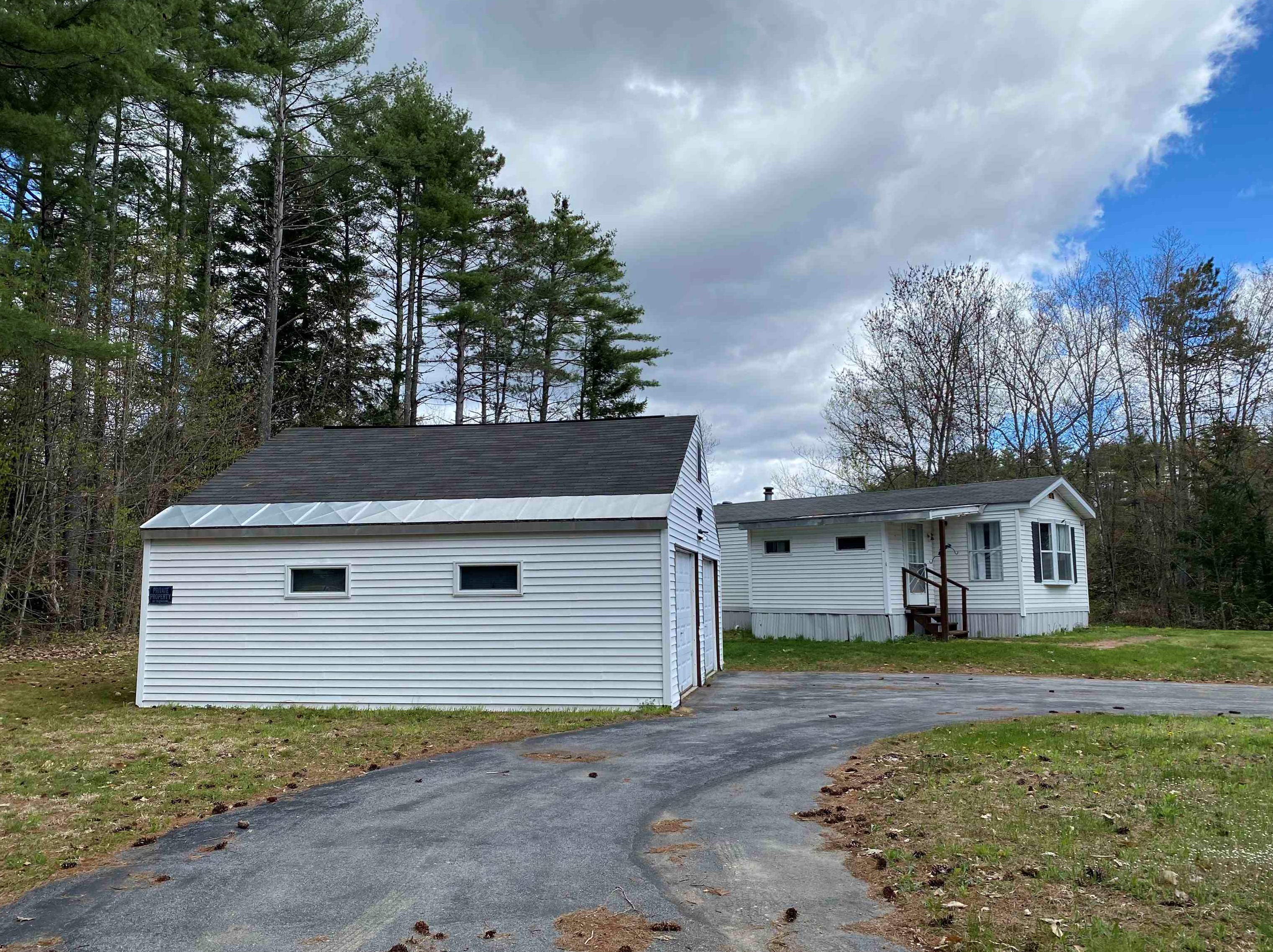 3 Cedar Dr, Center Barnstead, NH 03225 exterior