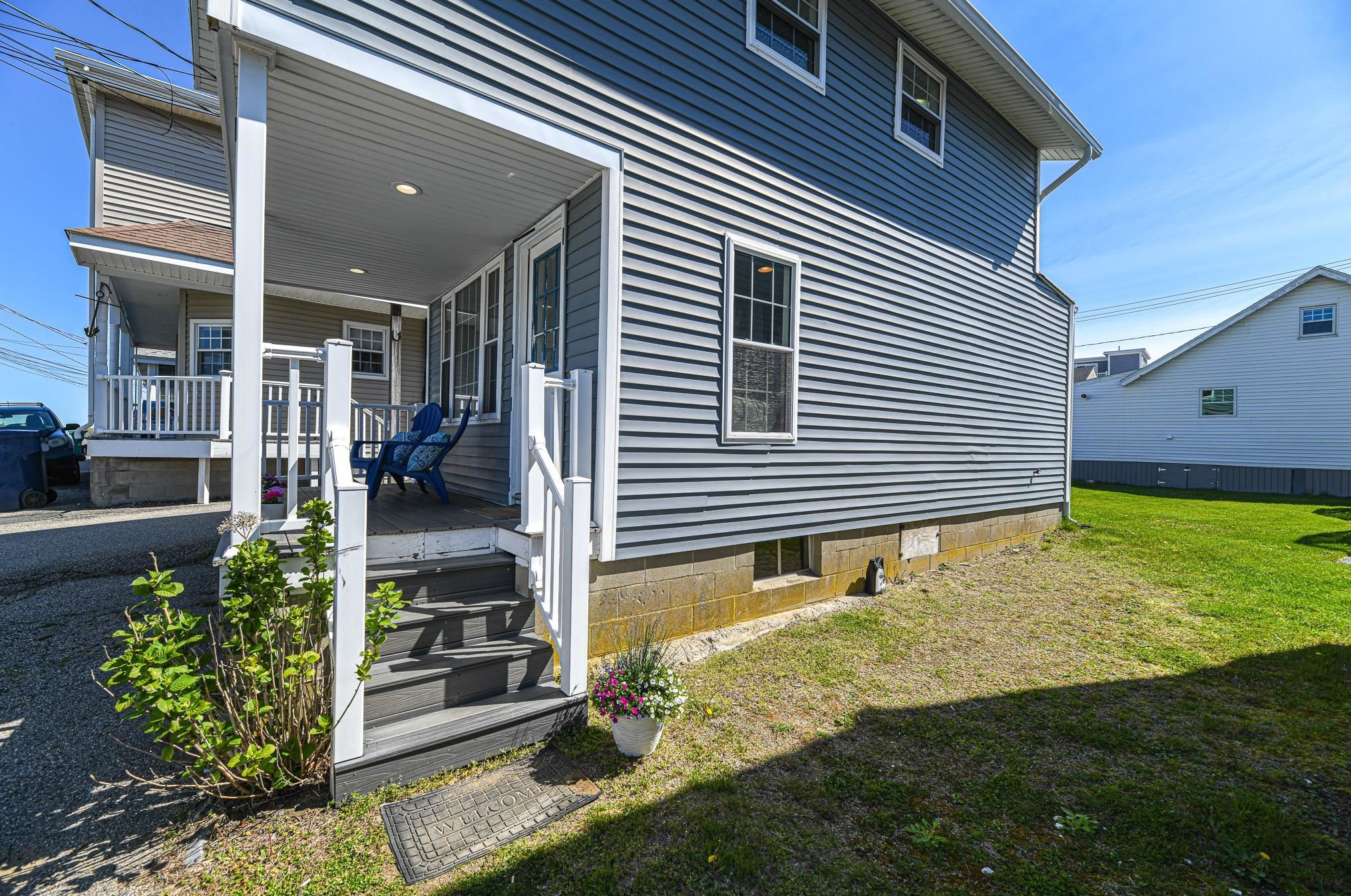 4 Francis St, Hampton Beach, NH 03842 exterior