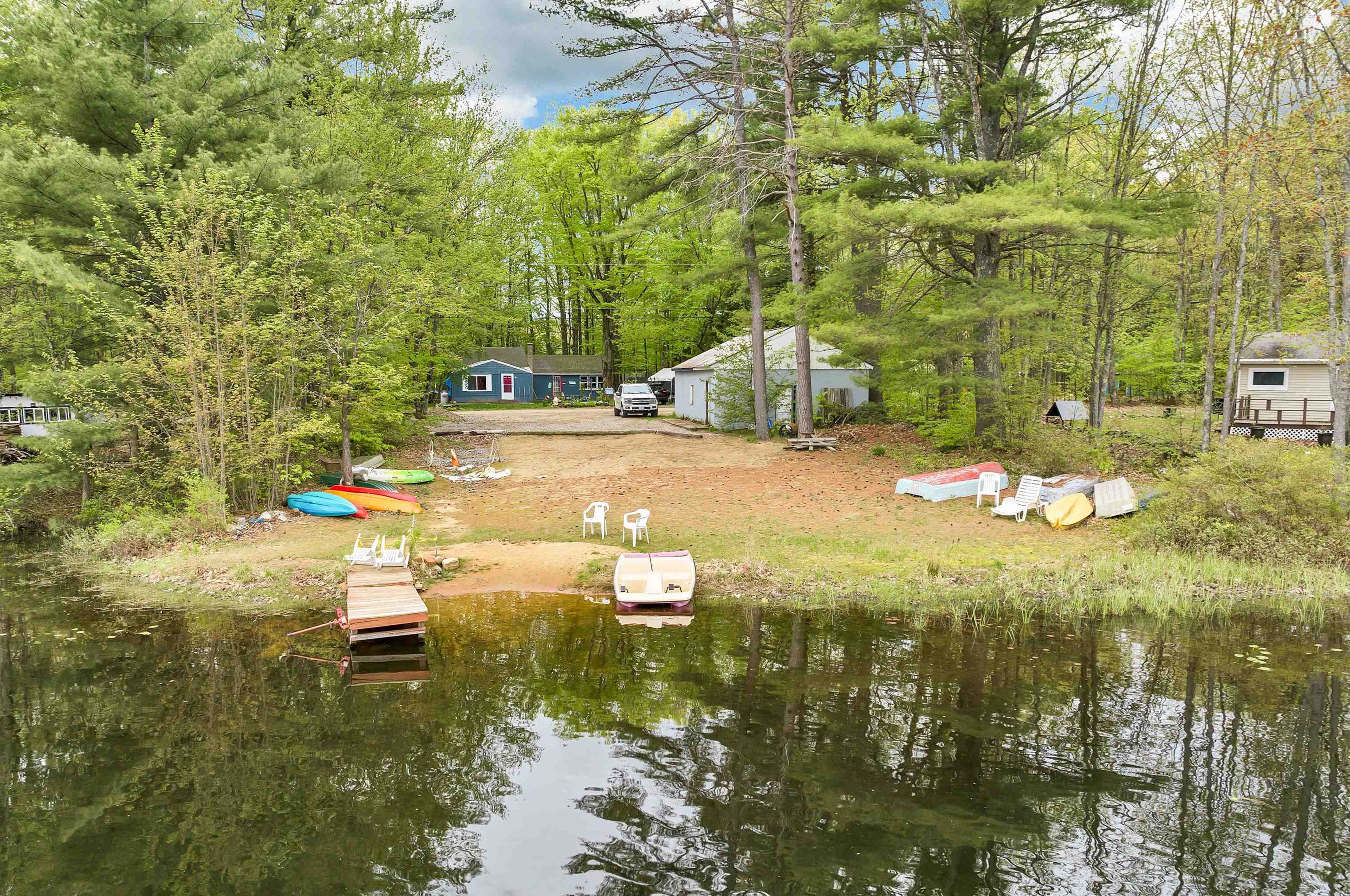 21 Canterbury Shore Dr, Canterbury NH  03224-2707 exterior