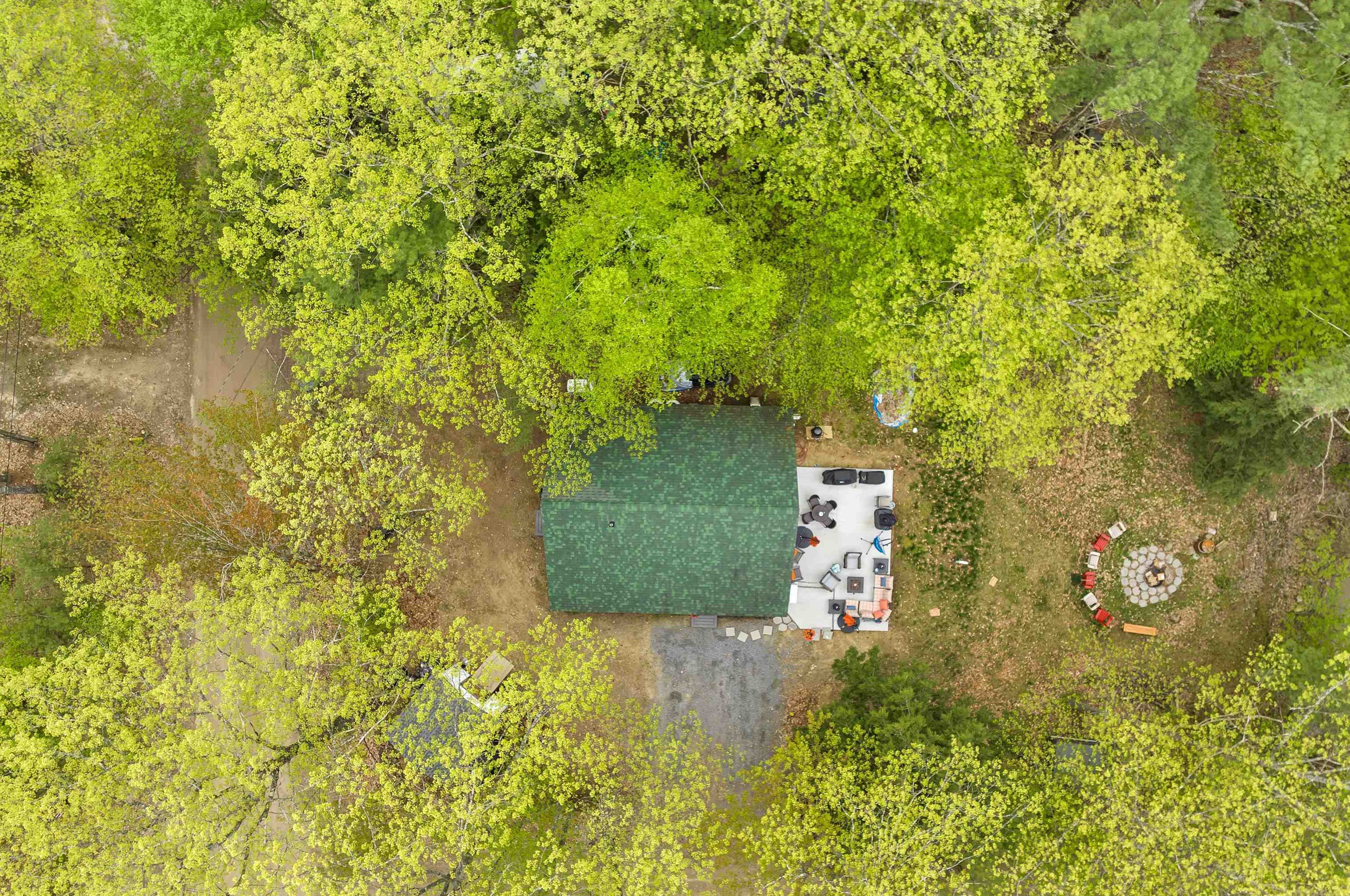 21 Canterbury Shore Dr, Canterbury NH  03224-2707 exterior