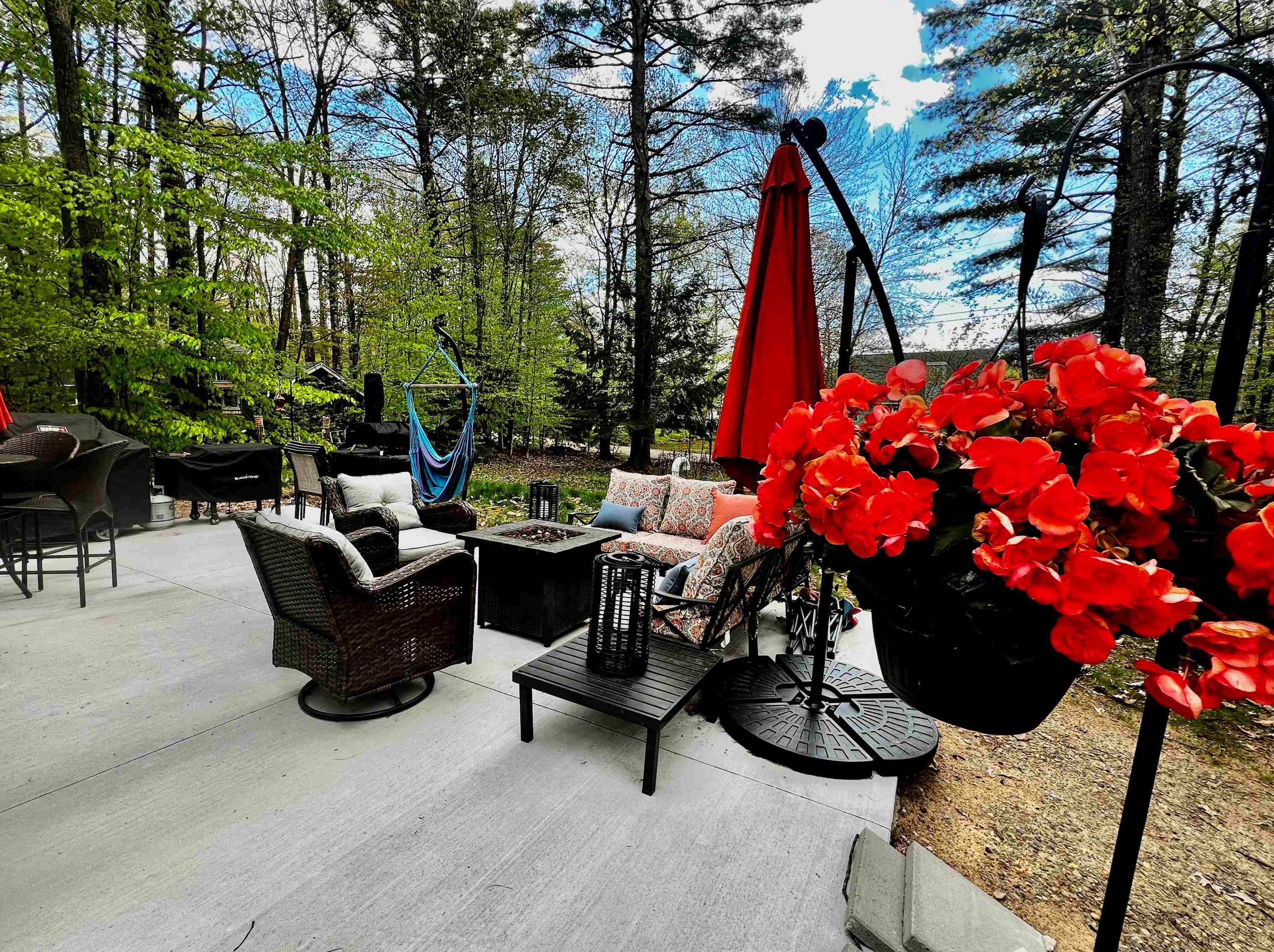 21 Canterbury Shore Dr, Canterbury NH  03224-2707 exterior