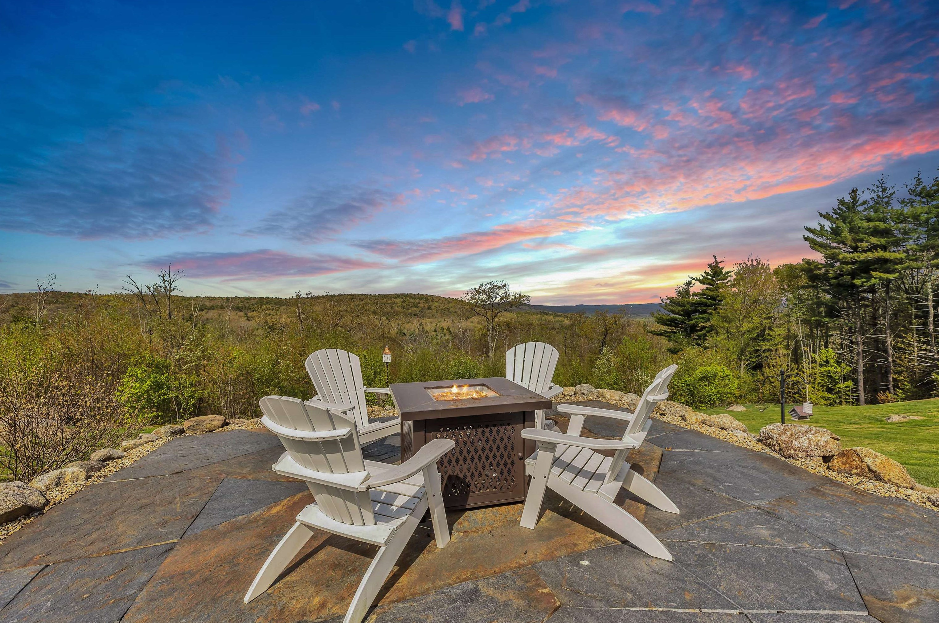 72 Mountain View Ln, Hillsboro, NH 03244-6411