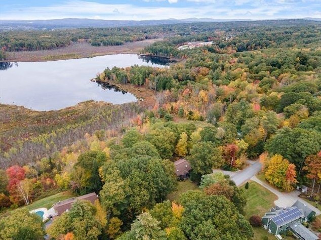 12 Surrey Dr, Concord NH 03304 exterior