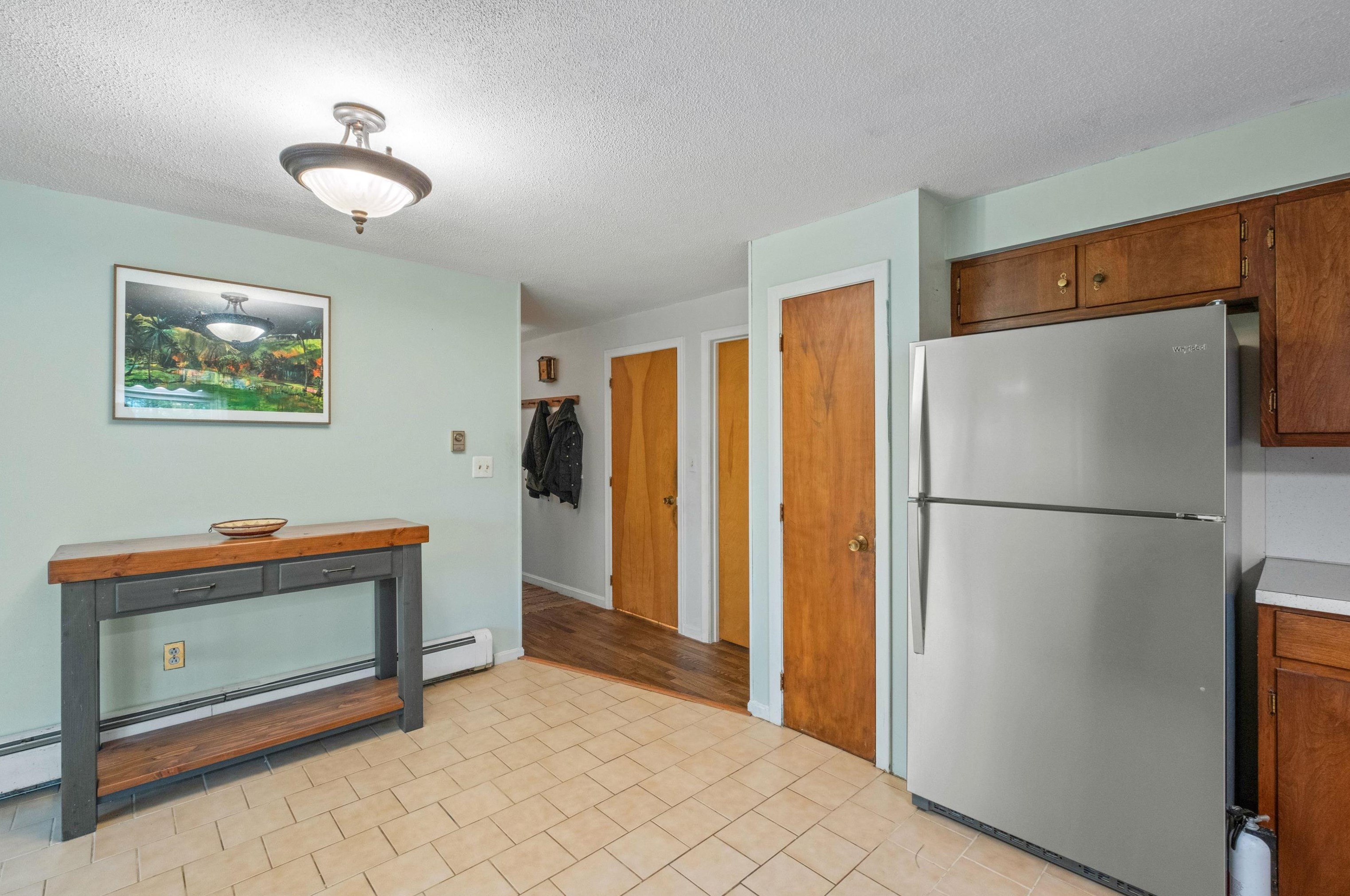 12 Surrey Dr, Concord NH 03304 exterior