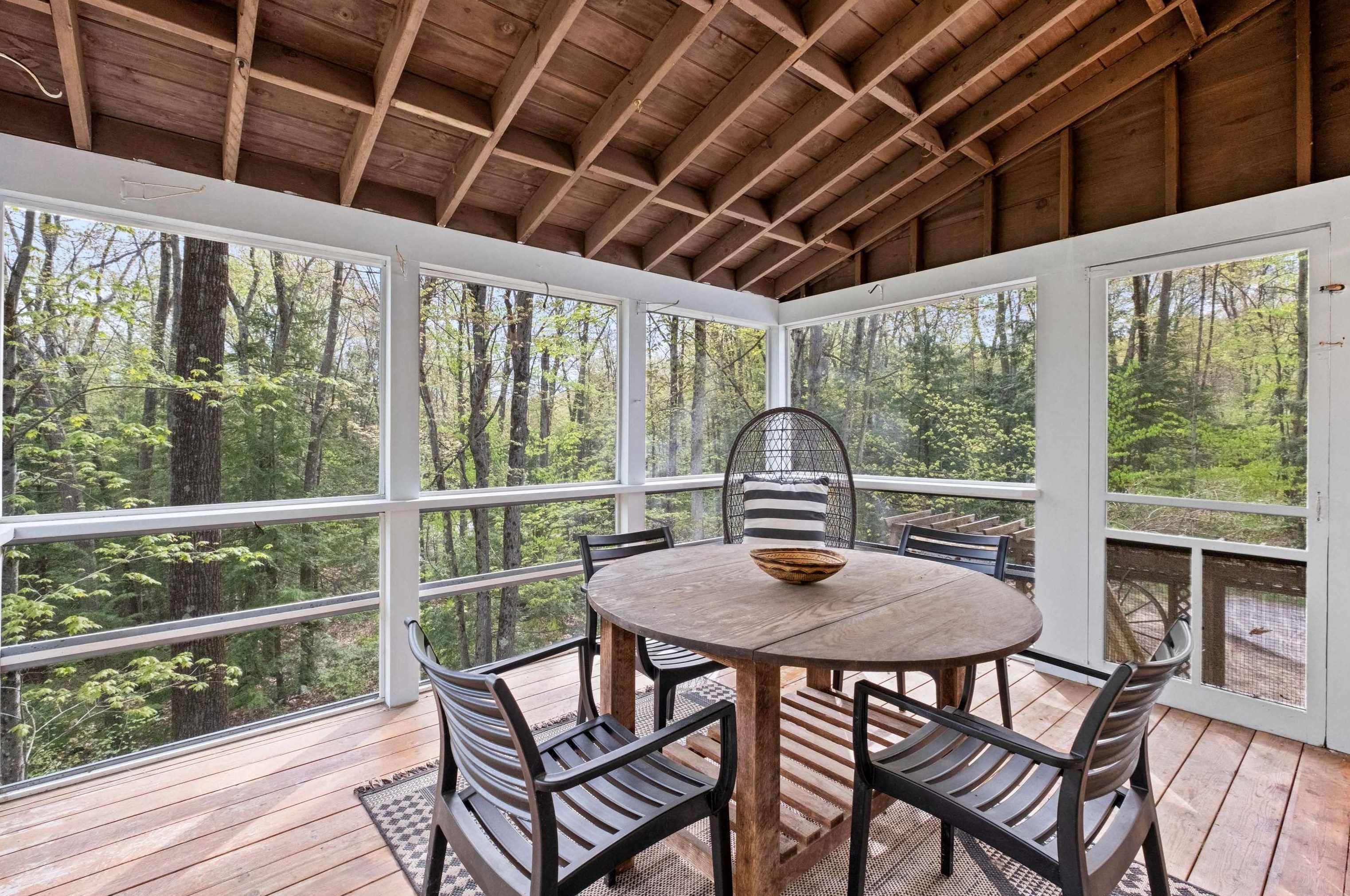 12 Surrey Dr, Concord NH 03304 exterior