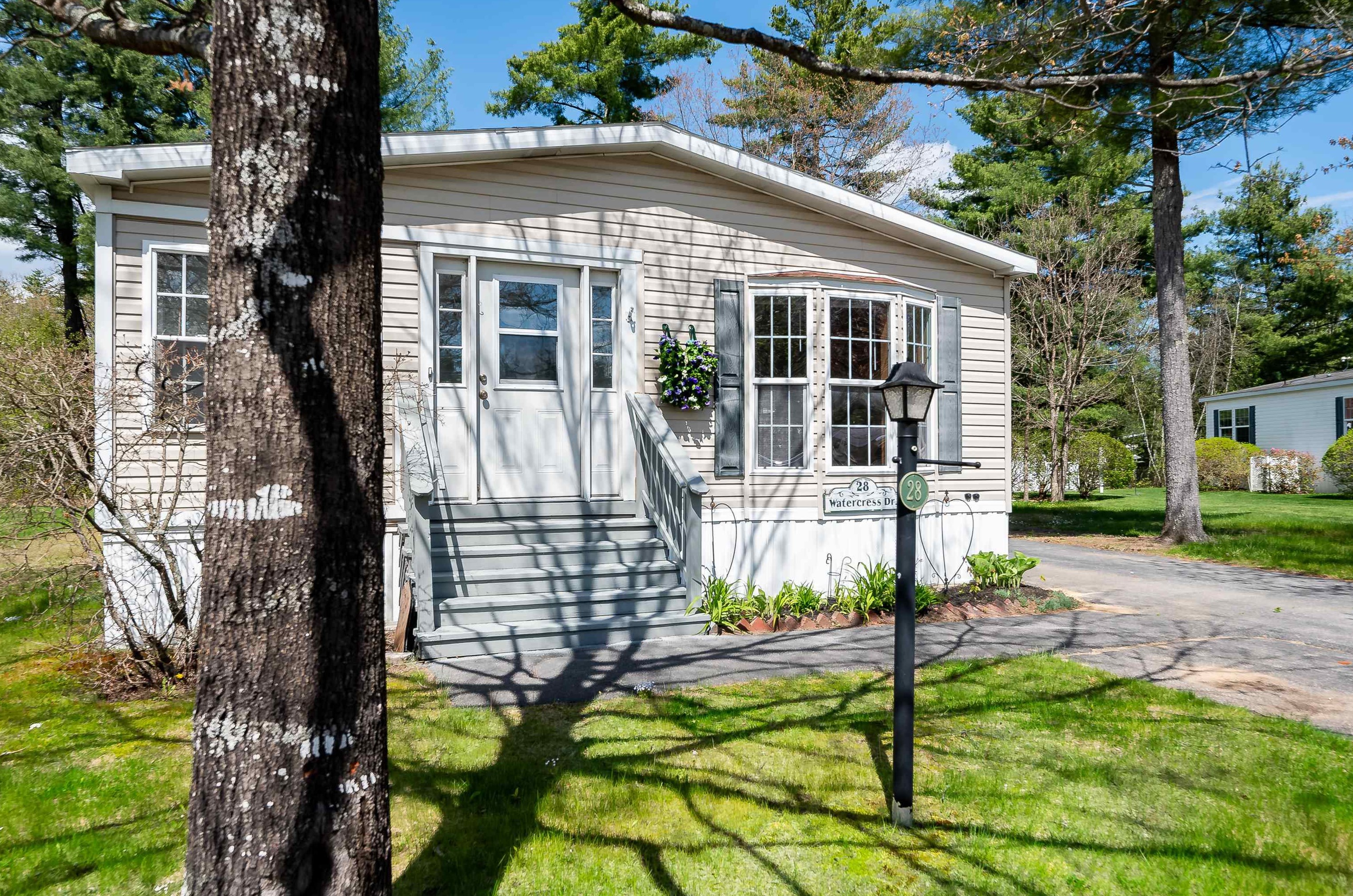 28 Watercress Dr, Rochester, NH 03868-7118