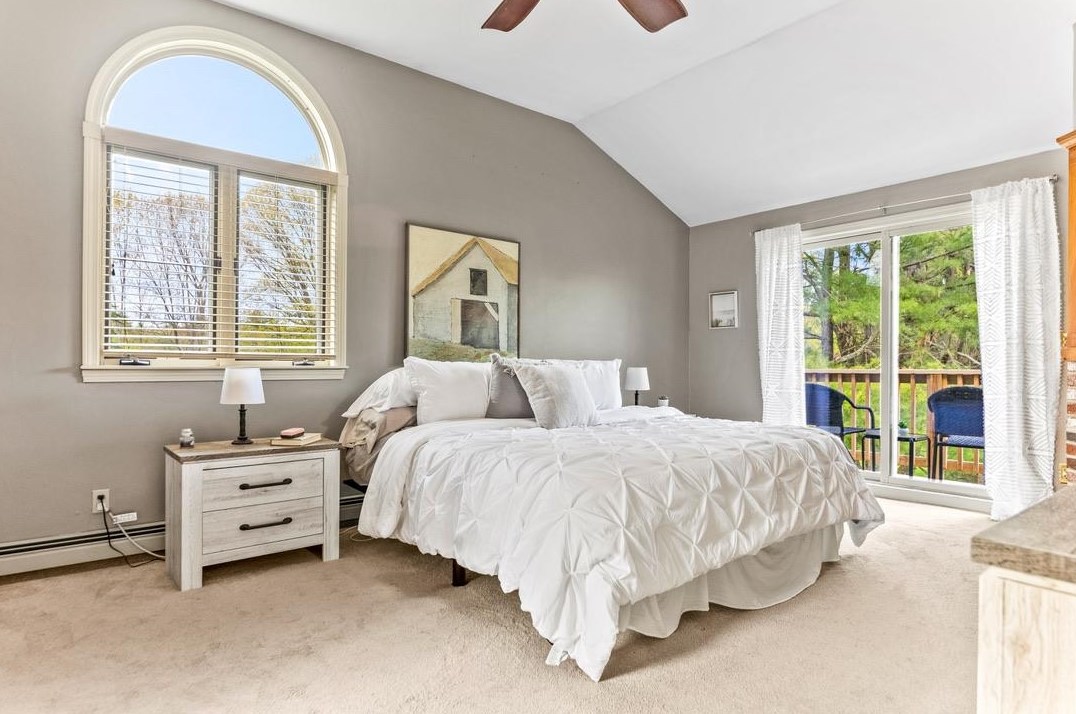 3 Bald Hl Rd, Newmarket NH  03857-2135 exterior