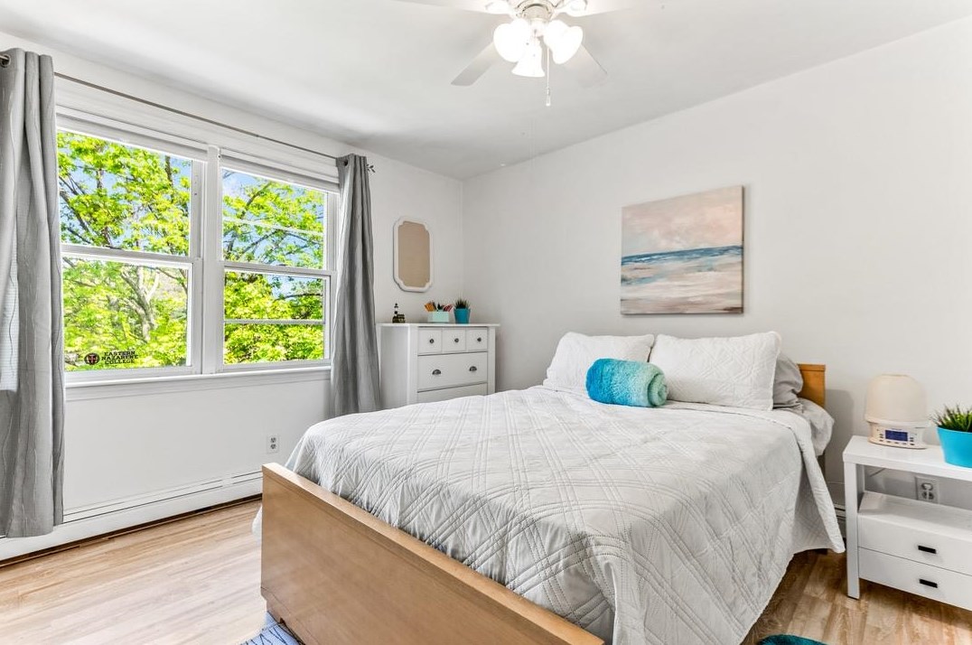 3 Bald Hl Rd, Newmarket NH  03857-2135 exterior