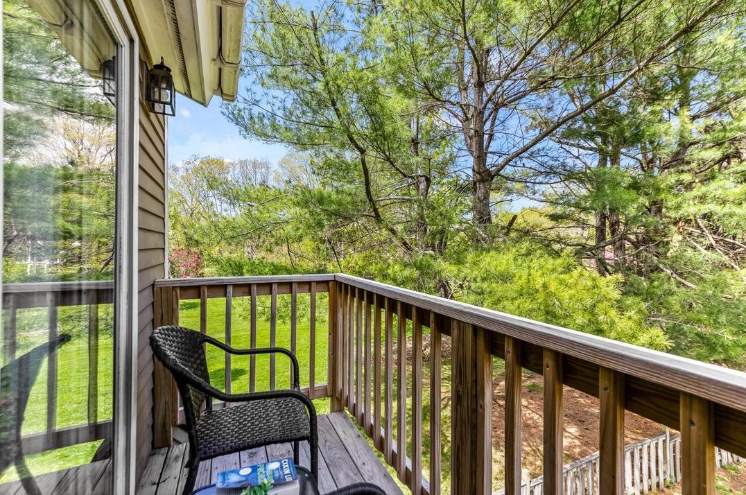 3 Bald Hl Rd, Newmarket NH  03857-2135 exterior