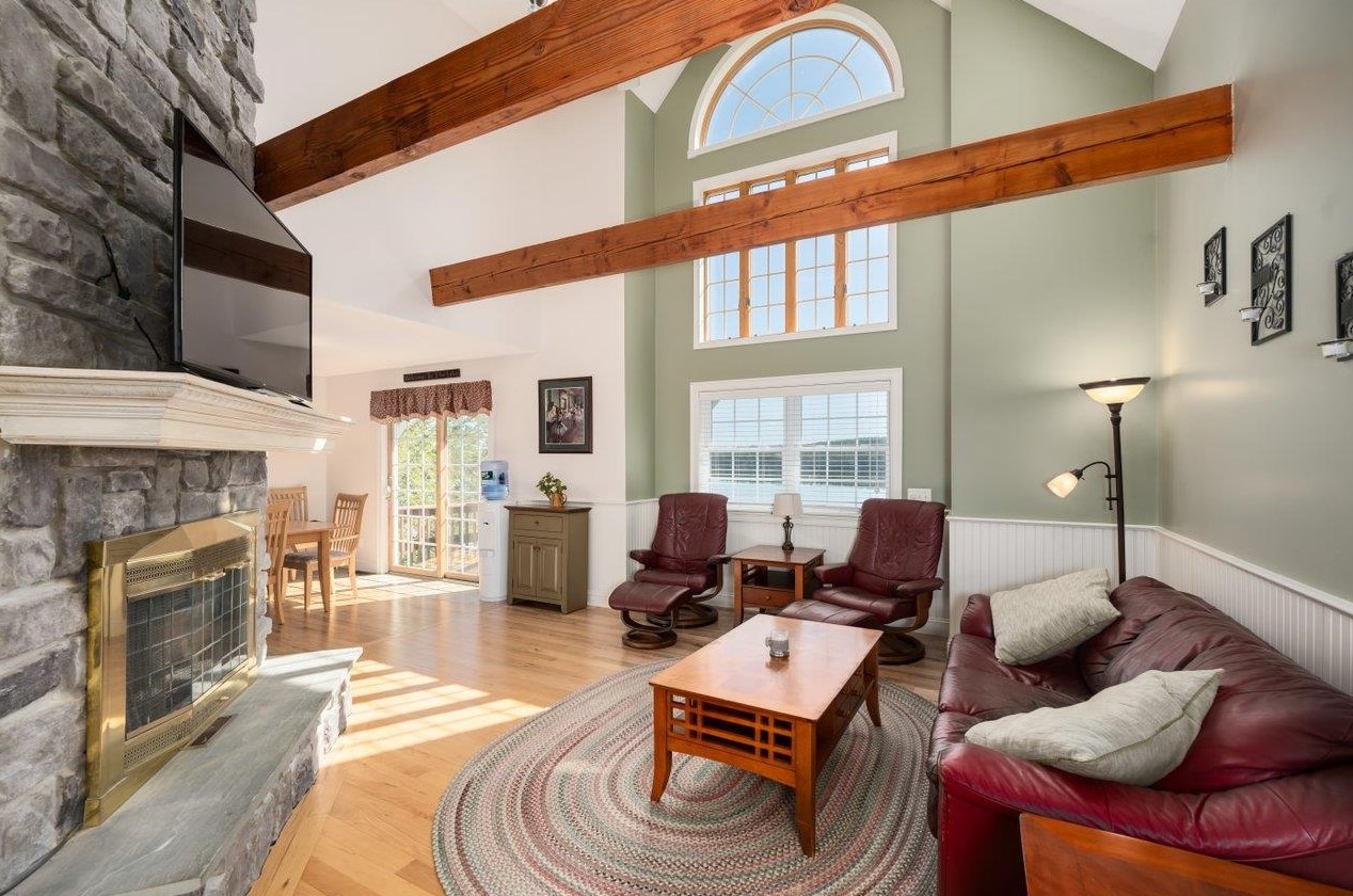 1 Ridge View Ln, Deerfield NH  03037-1141 exterior