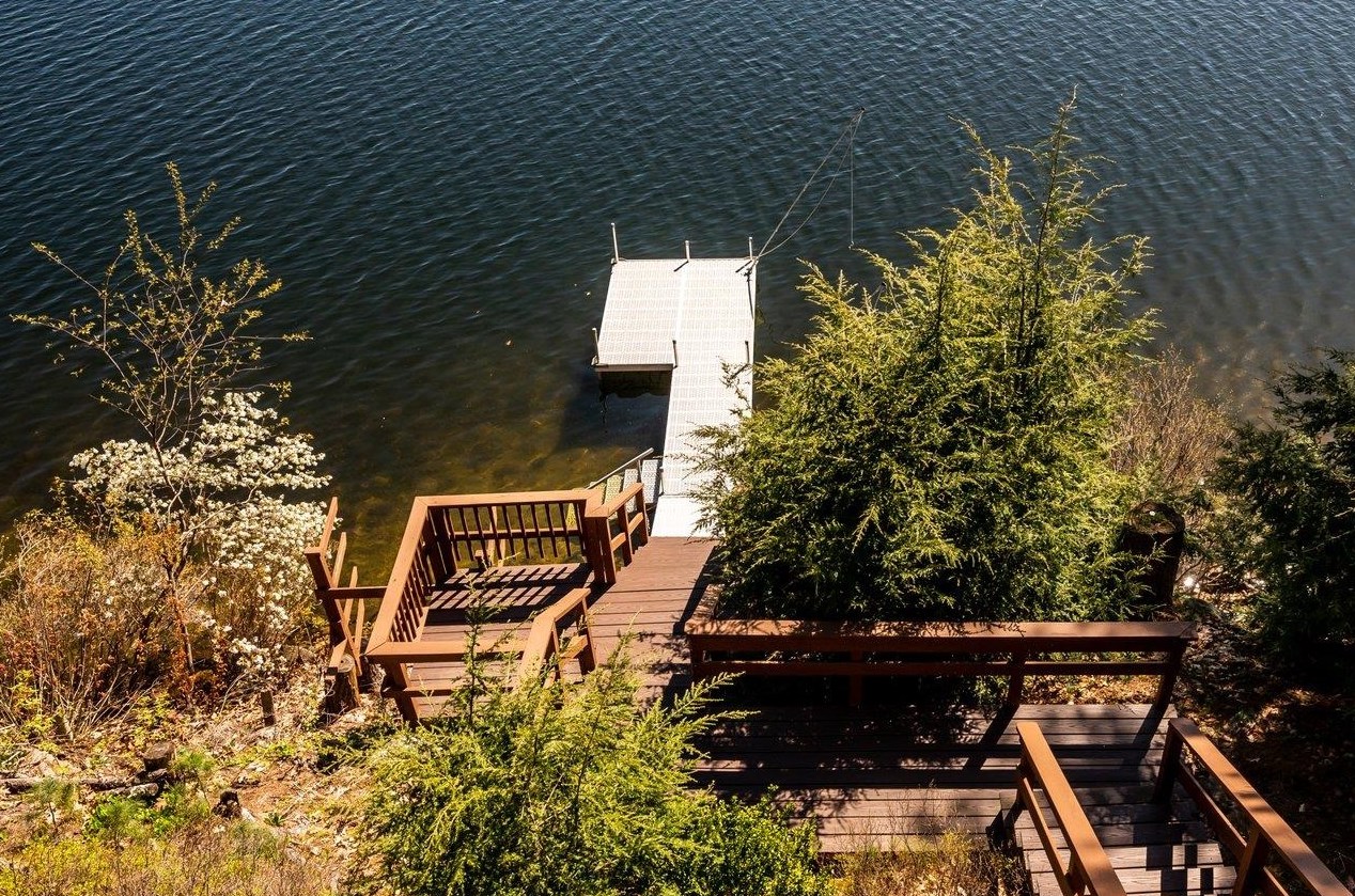 1 Ridge View Ln, Deerfield NH  03037-1141 exterior