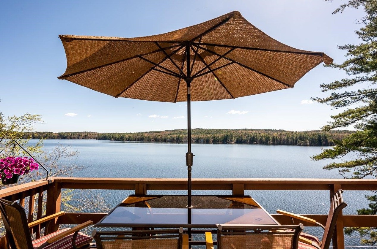 1 Ridge View Ln, Deerfield NH  03037-1141 exterior