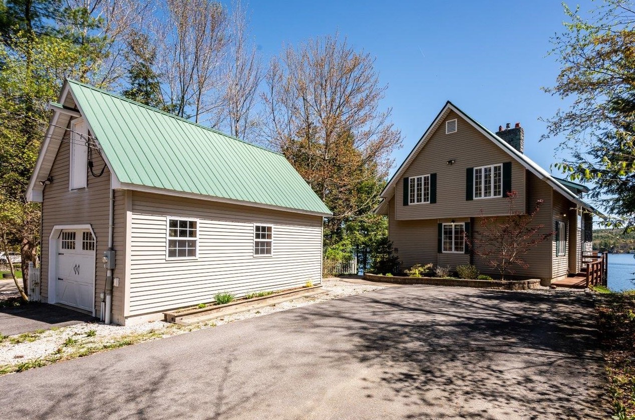 1 Ridge View Ln, Deerfield NH  03037-1141 exterior