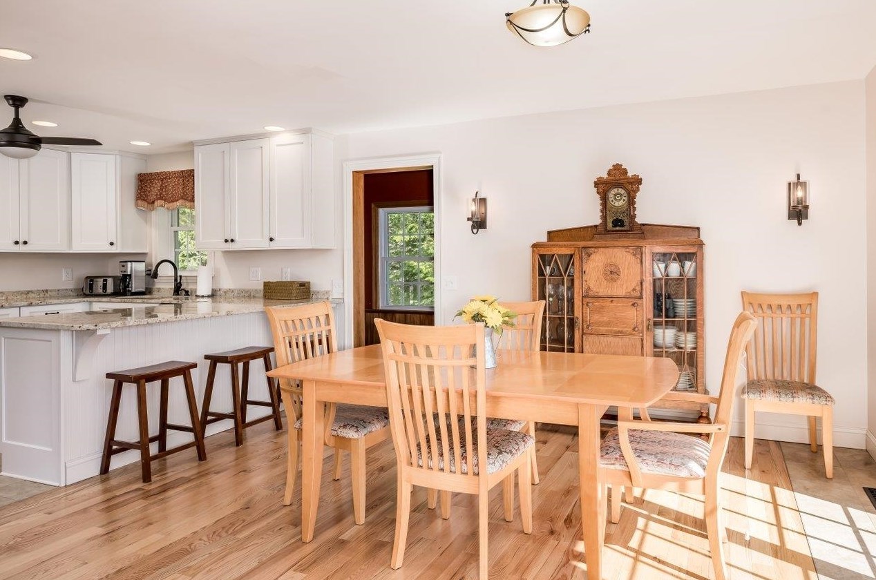 1 Ridge View Ln, Deerfield NH  03037-1141 exterior