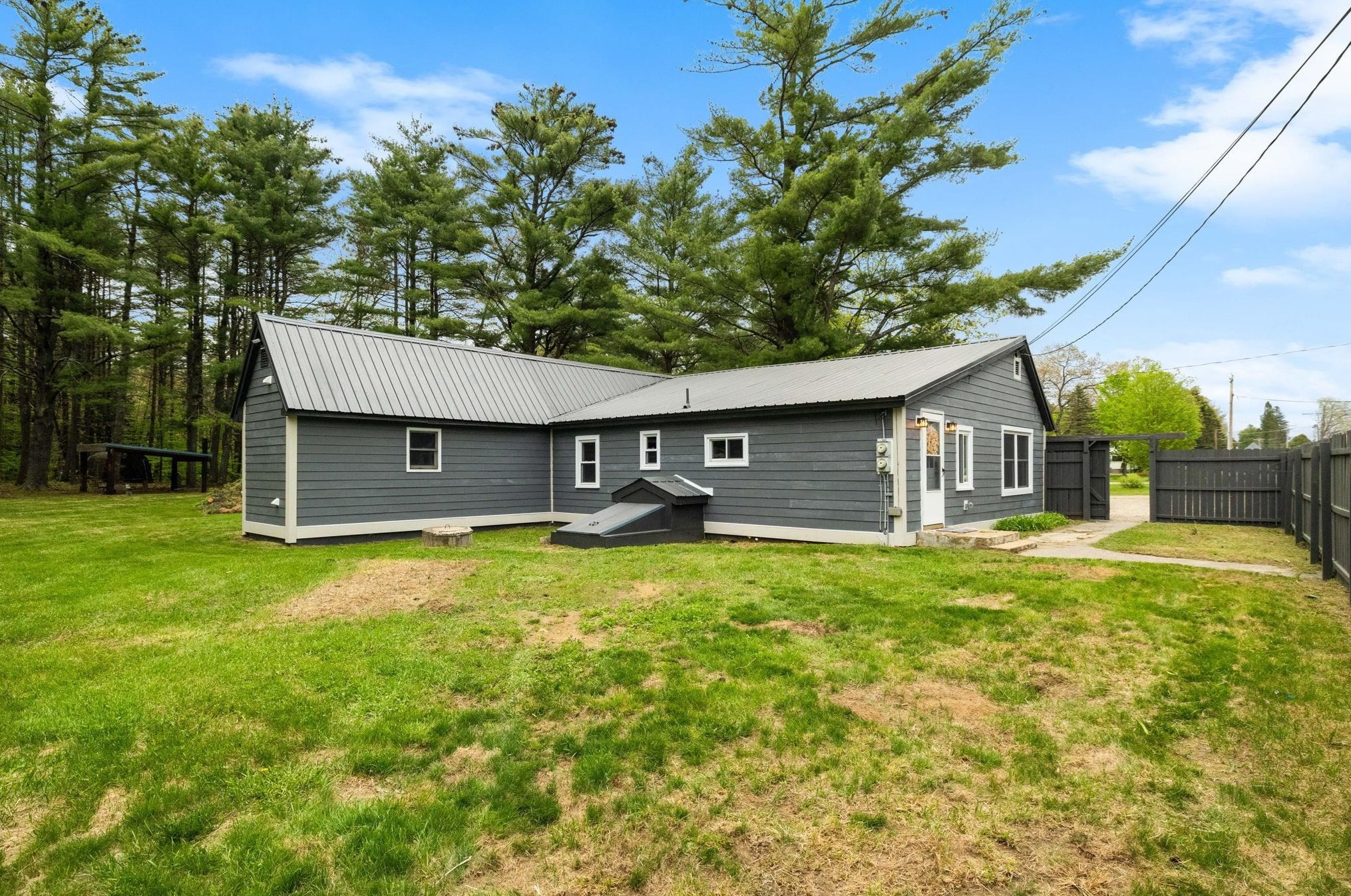 334 Depot St, Belmont, NH 03220