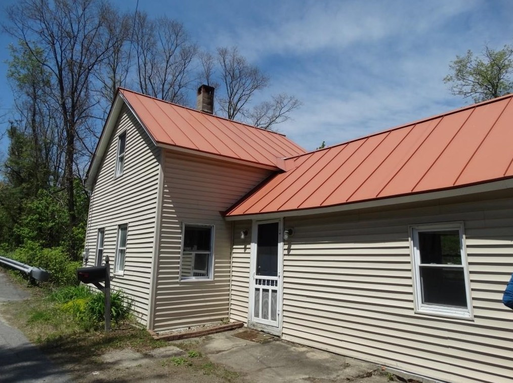 11 Glen St, Hinsdale, NH 03451-2528