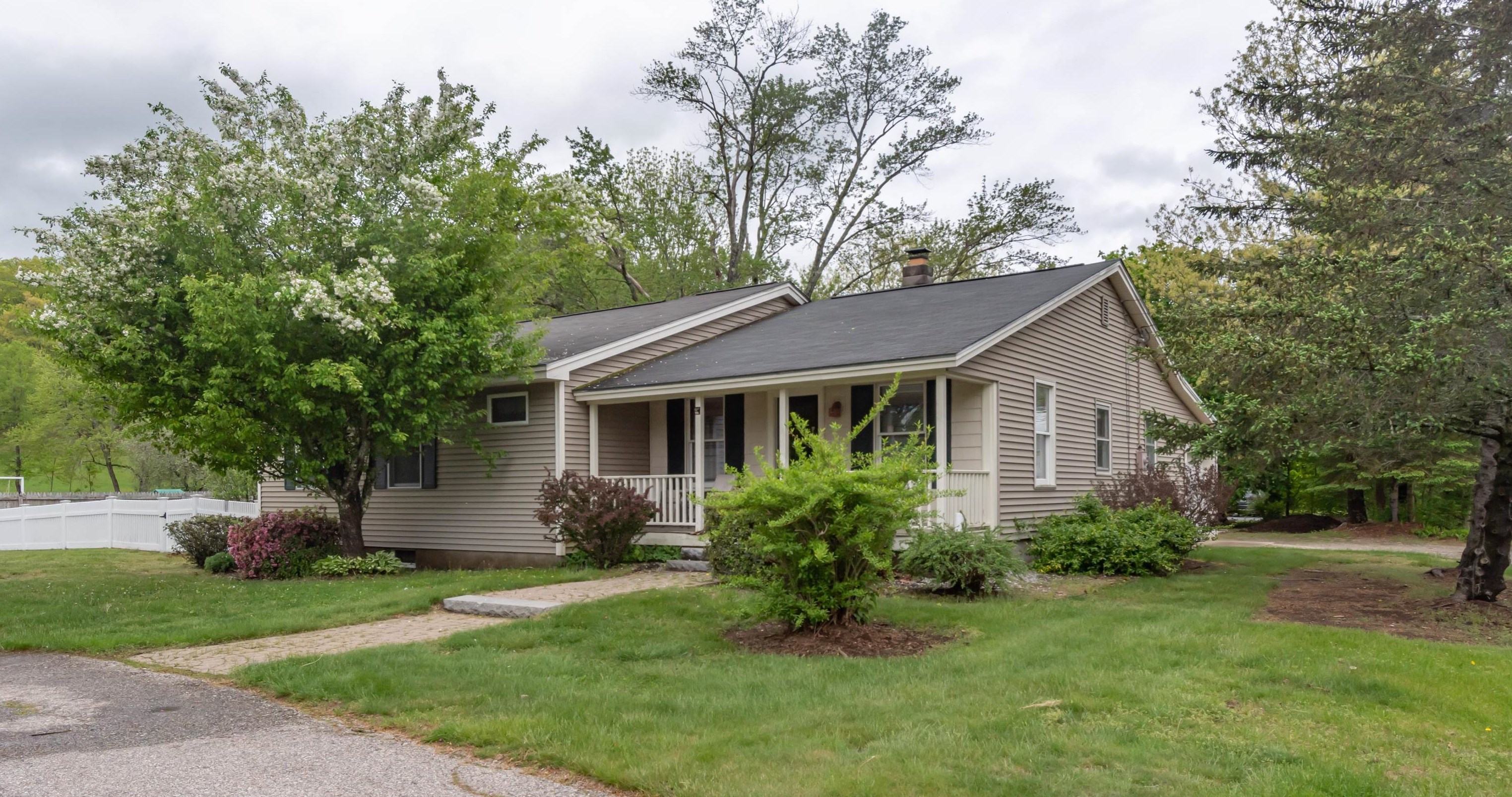 151 New Boston Rd, Goffstown, NH 03045