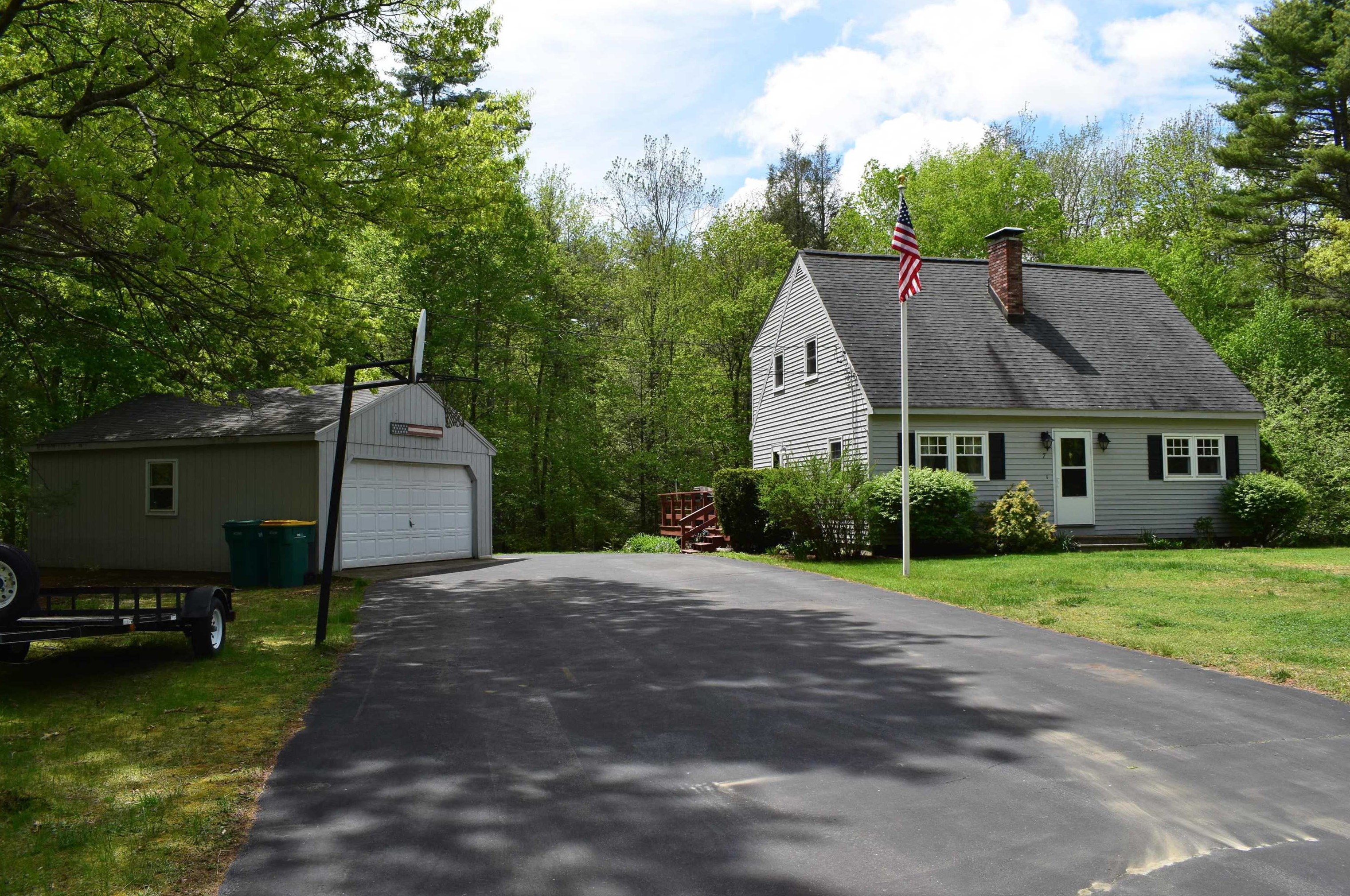 7 Sunshine Dr, Kingston, NH 03848-3544
