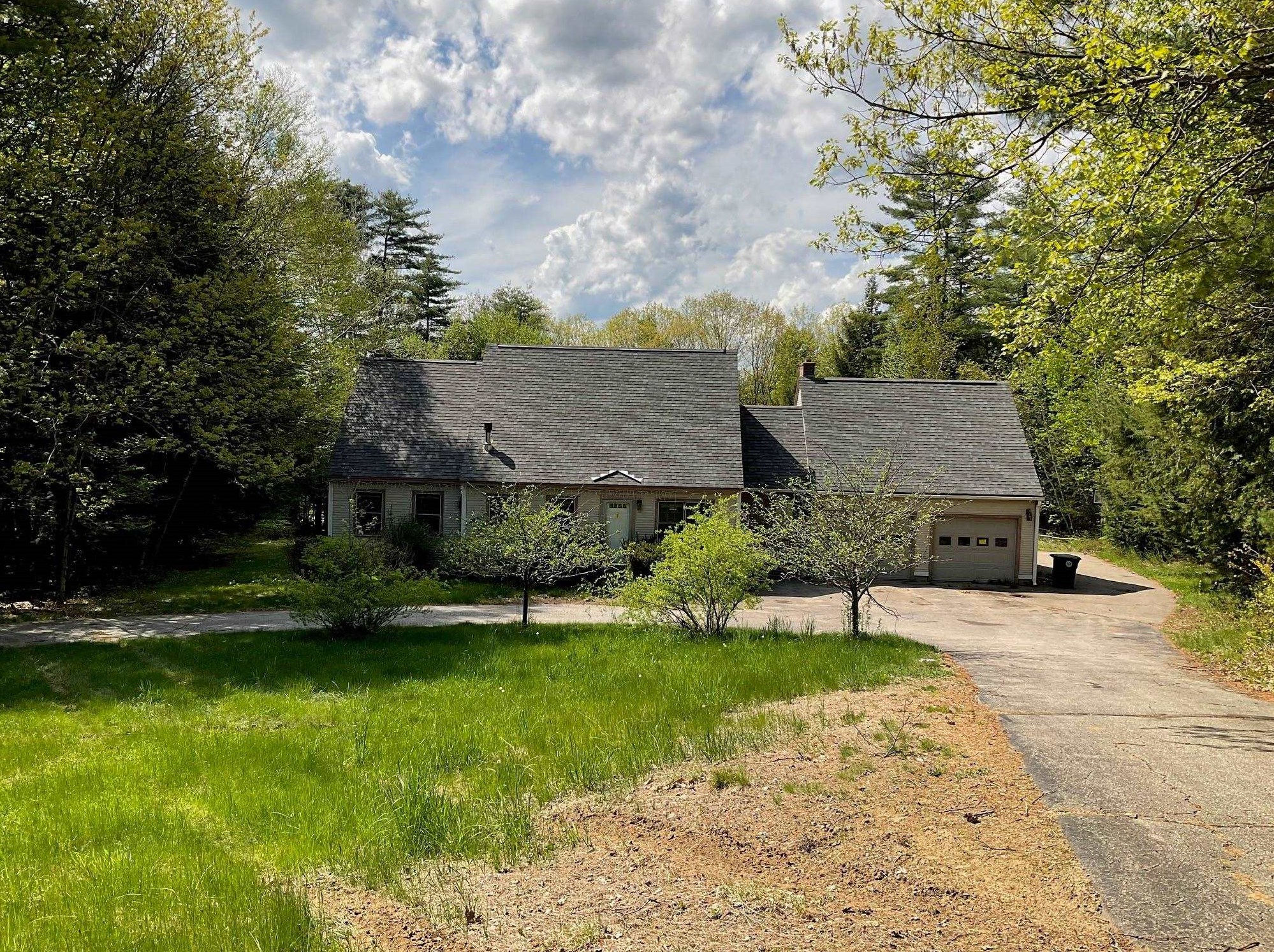 5 Meadowood Dr, Franklin, NH 03235 exterior