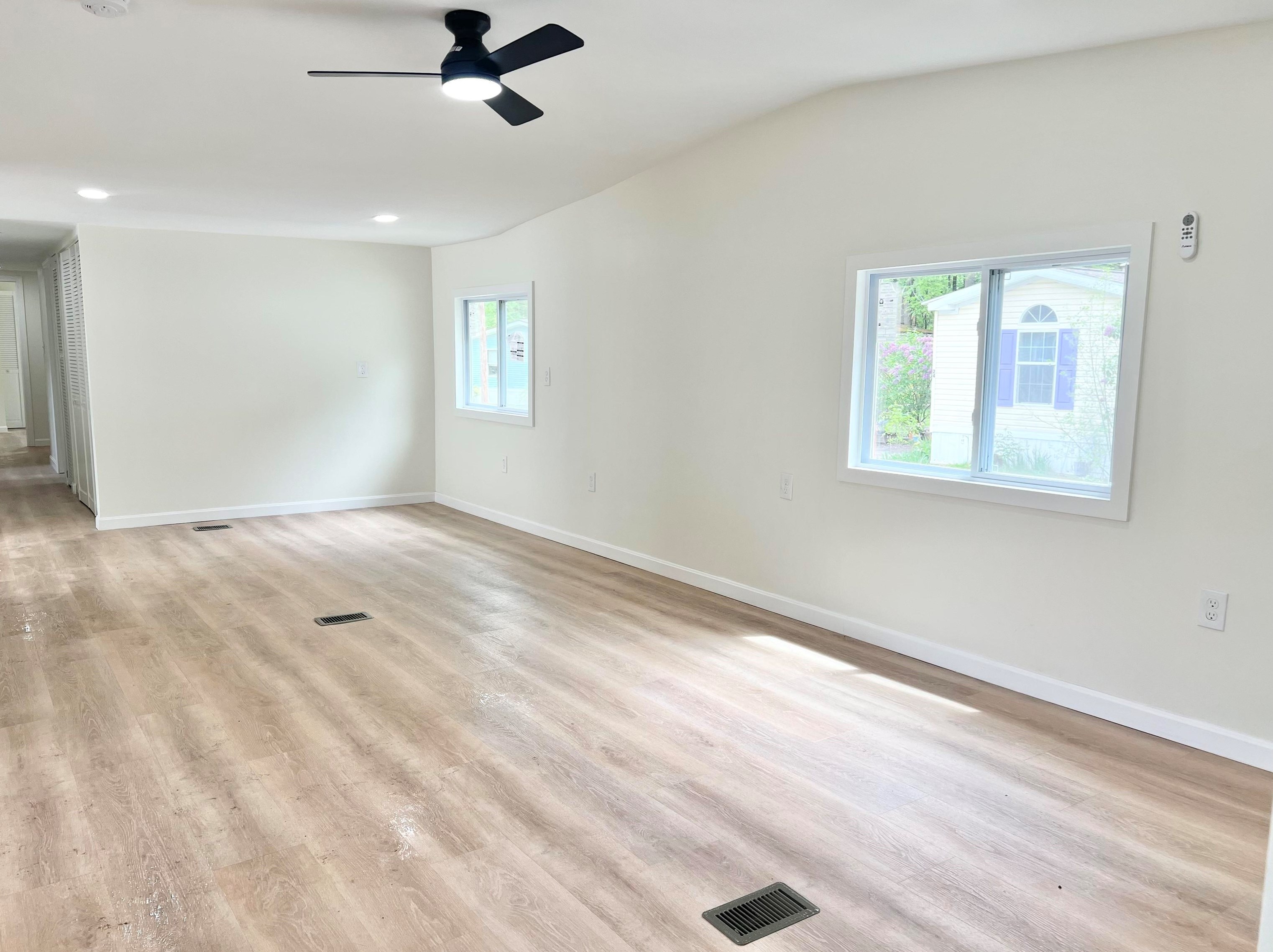 5 Pearl Ct, Merrimack NH 03054-4802 exterior