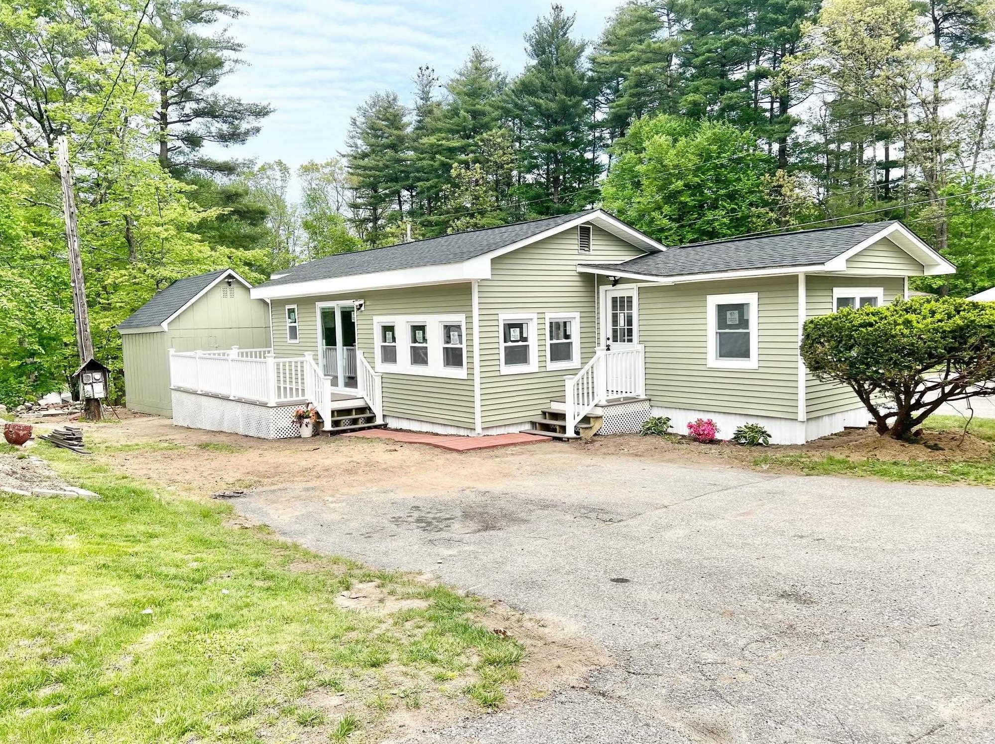 5 Pearl Ct, Merrimack NH 03054-4802 exterior