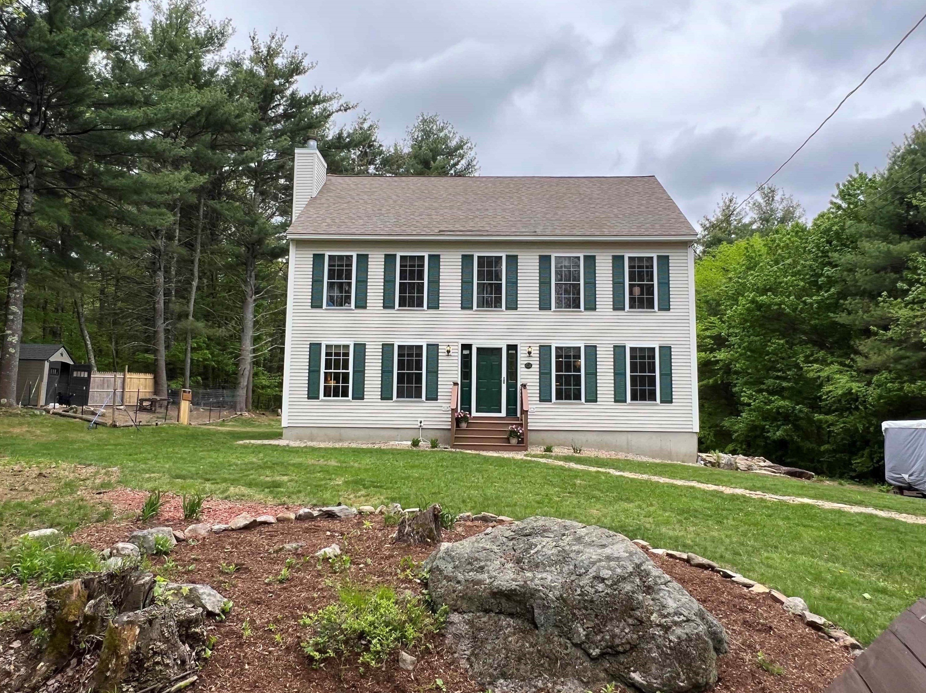 252 Middle Rd, Deerfield, NH 03037 exterior