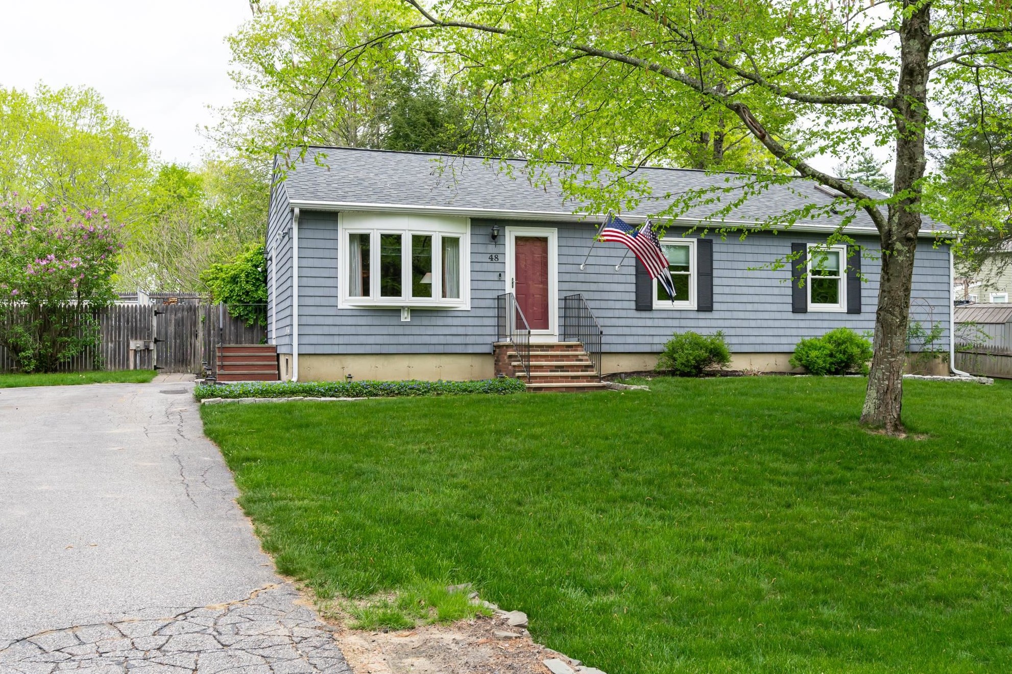 48 Dorothy Dr, Epping NH 03042-2316 exterior