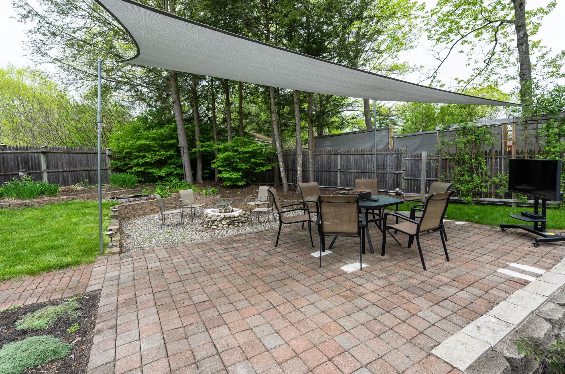 48 Dorothy Dr, Epping NH 03042-2316 exterior