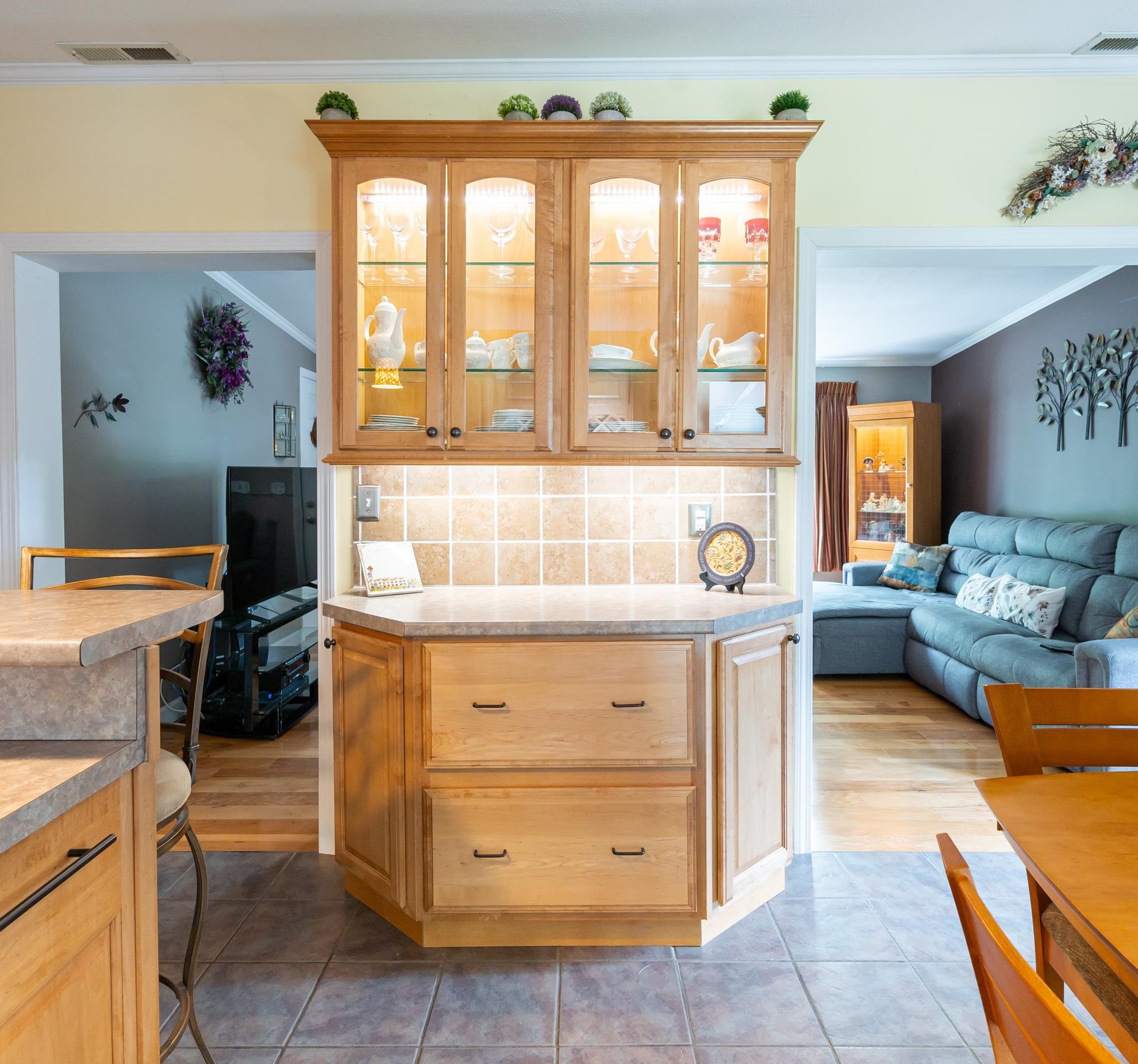 48 Dorothy Dr, Epping NH 03042-2316 exterior