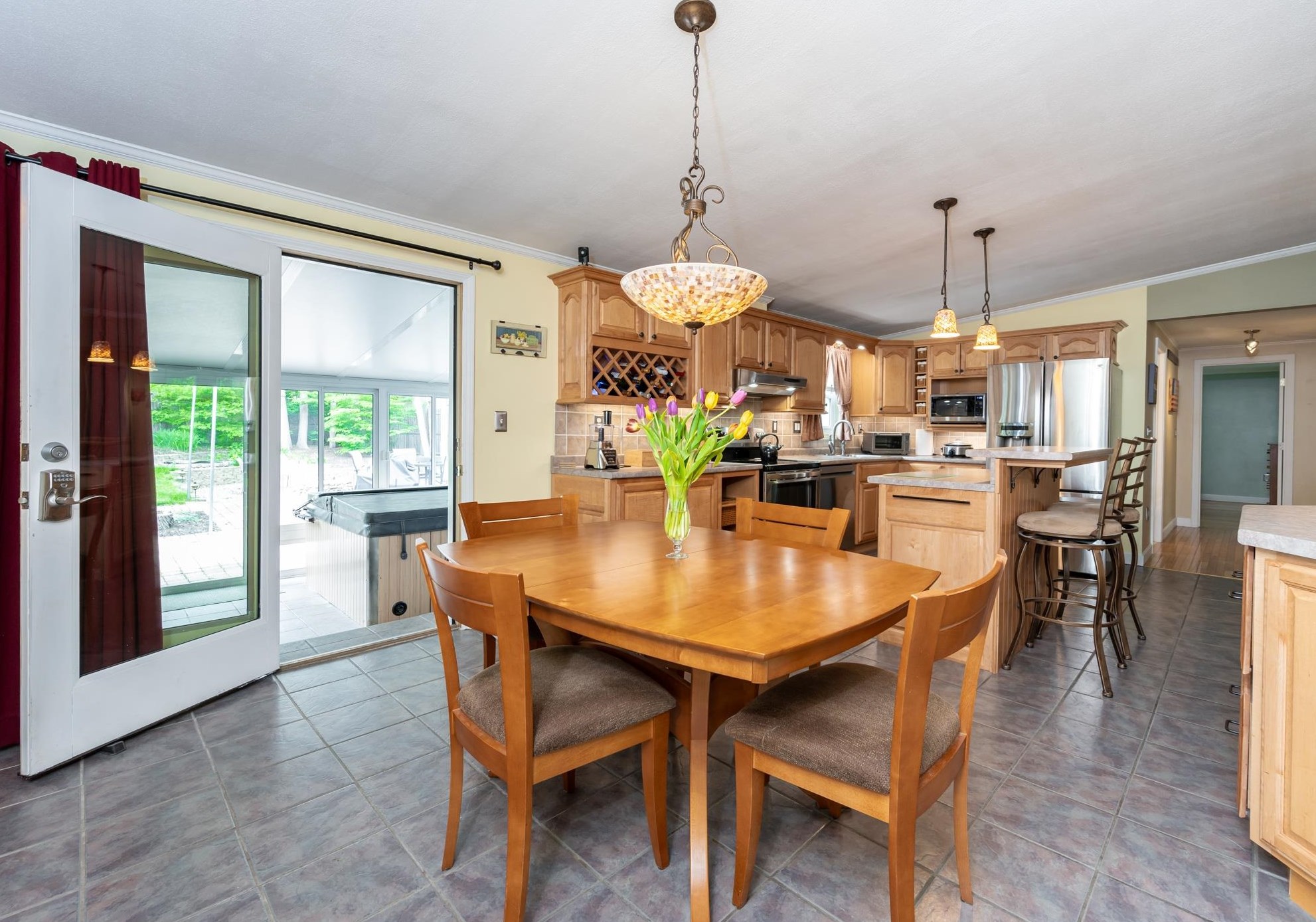 48 Dorothy Dr, Epping NH 03042-2316 exterior