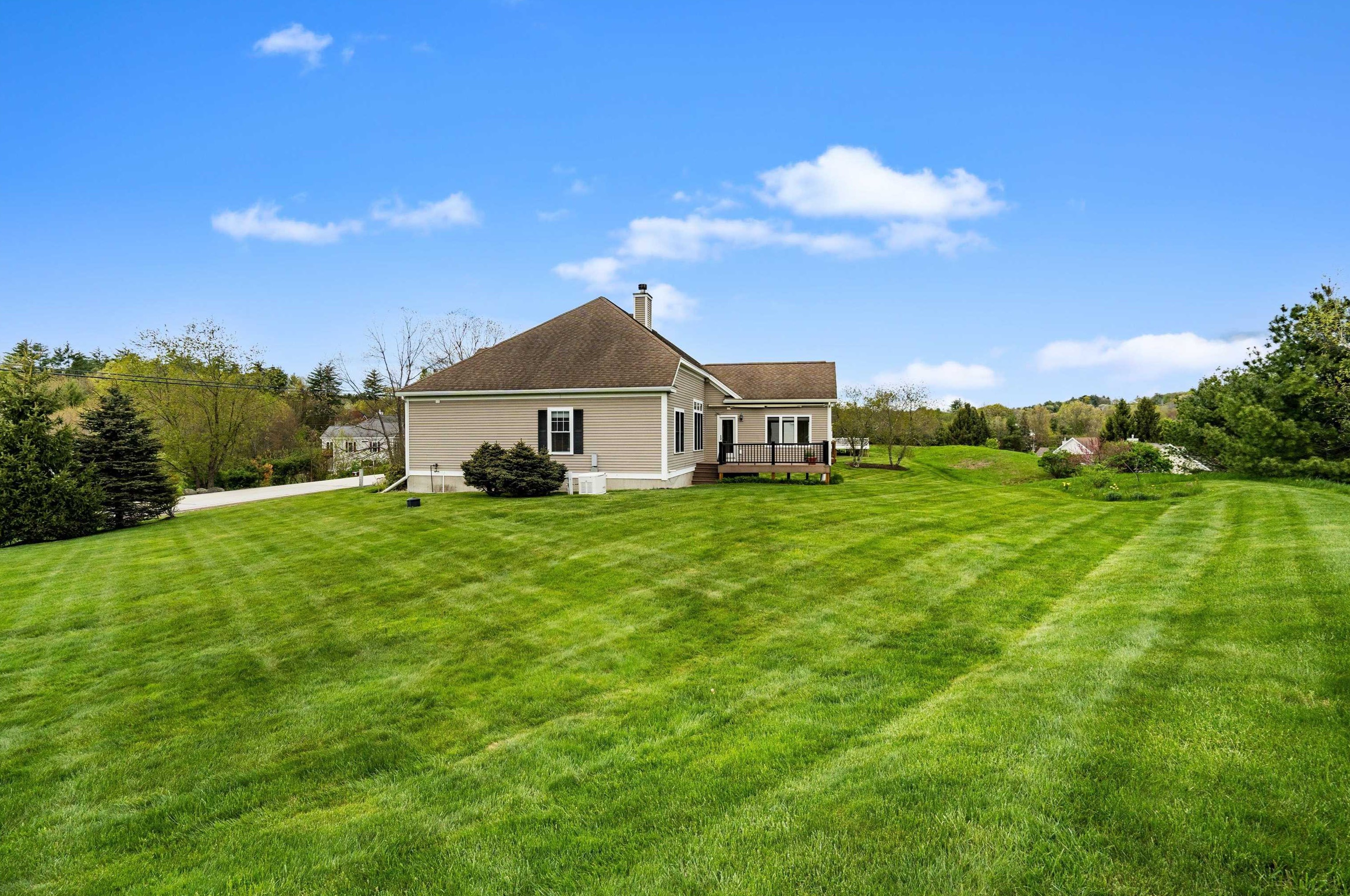 134 Jenkins Rd, Manchester NH 03110-5042 exterior