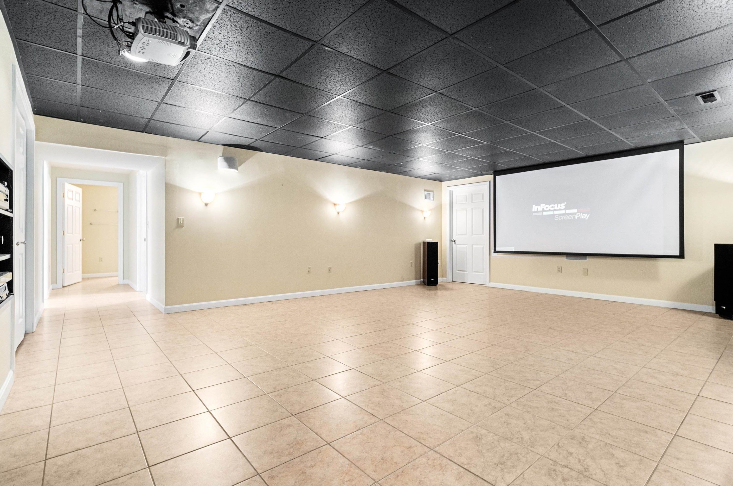 134 Jenkins Rd, Manchester NH 03110-5042 exterior