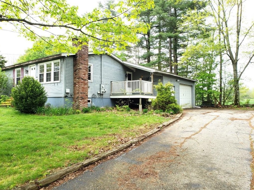 979 Catamount Rd, Pittsfield, NH 03263